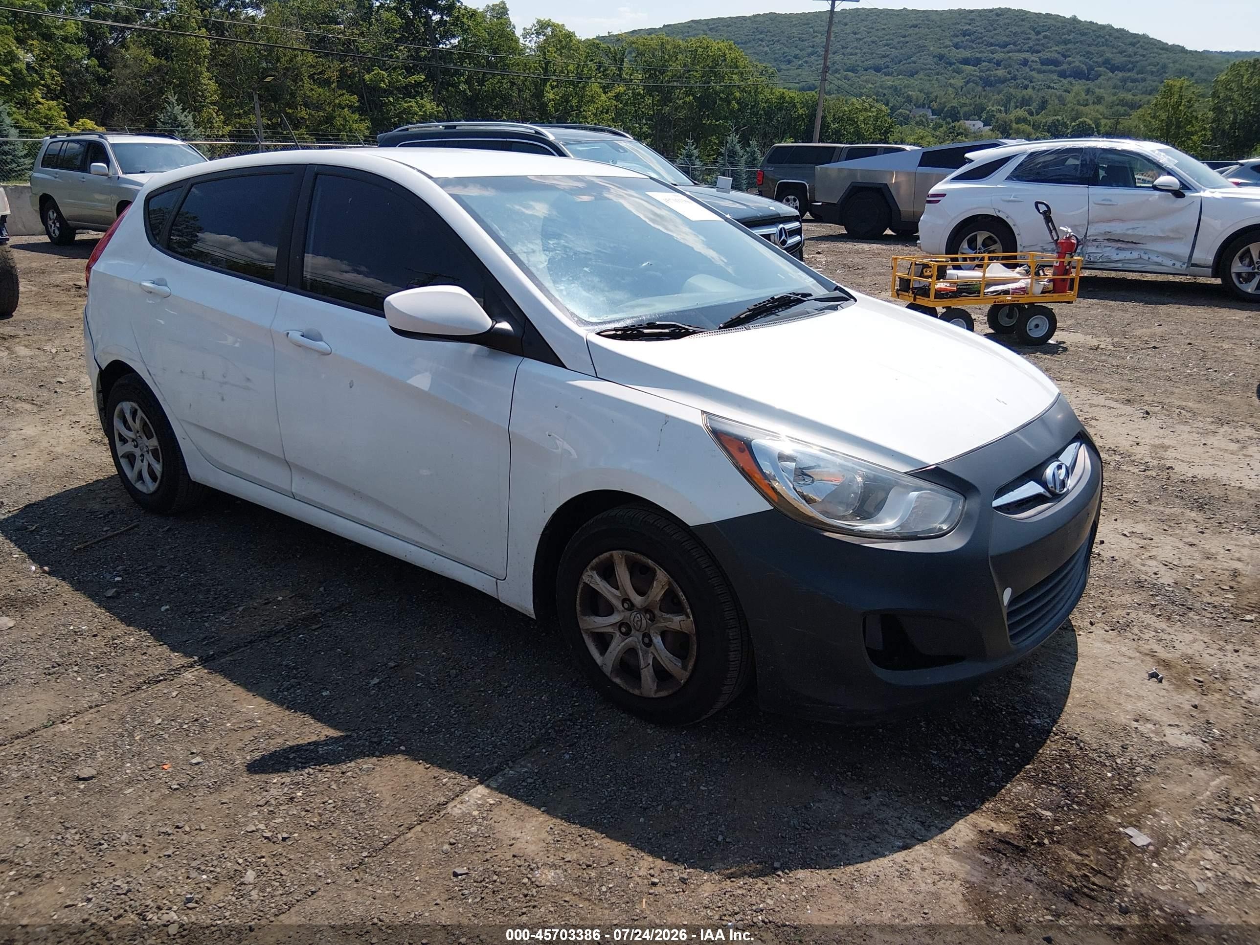 2014 Hyundai Accent GS, VIN KMHCT5AE1EU194061 — Normal wear