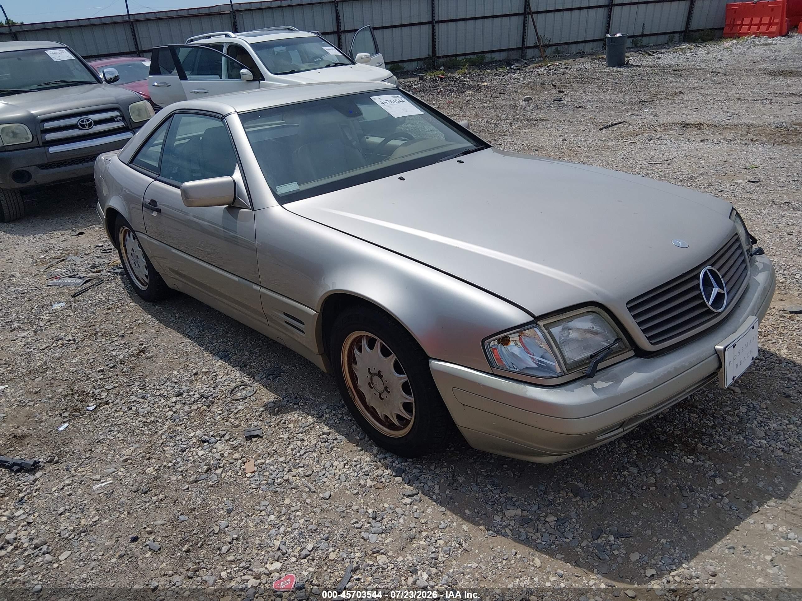 1998 Mercedes-Benz SL 500, VIN WDBFA67FXWF164199 — Normal wear