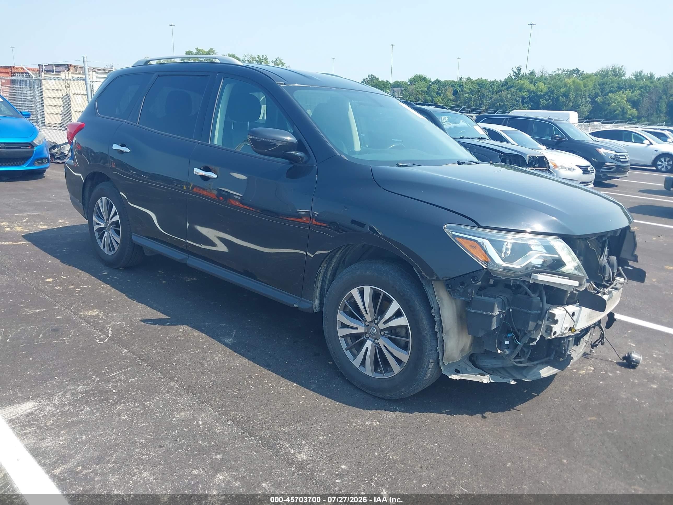 2019 Nissan Pathfinder SV, VIN 5N1DR2MM2KC579327 — Front end