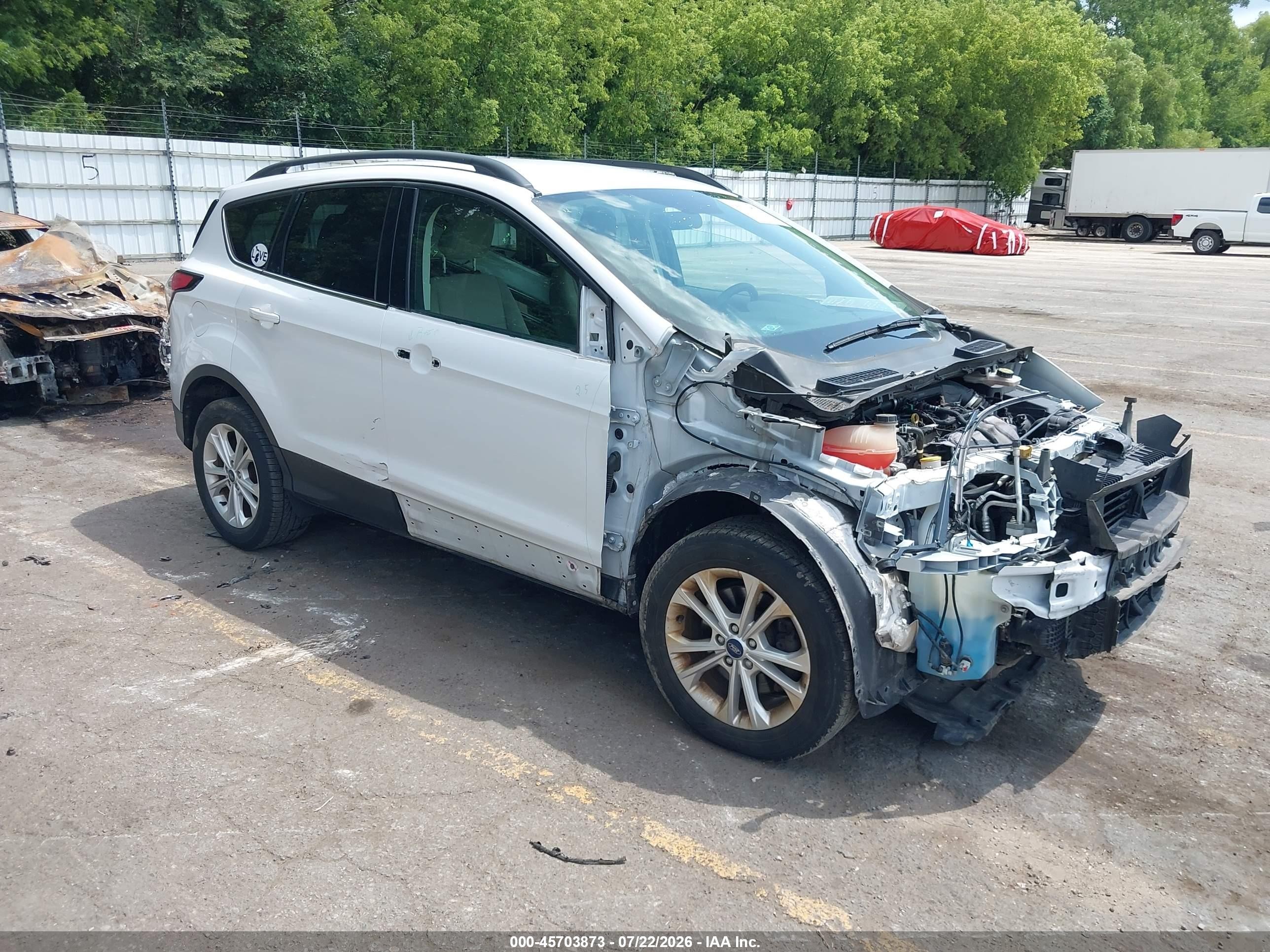 2018 Ford Escape SE, VIN 1FMCU9G99JUC20754 — Front end