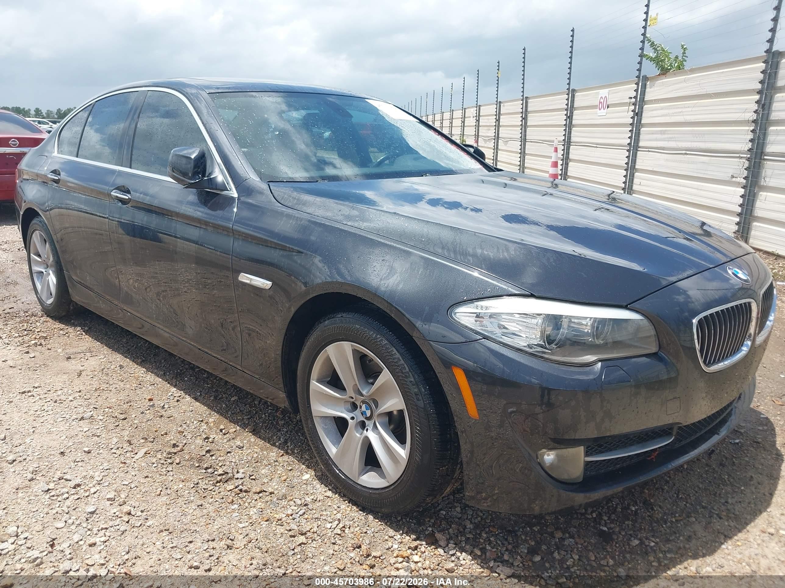 2011 BMW 5 Series 528i, VIN WBAFR1C55BC672227 — Normal wear