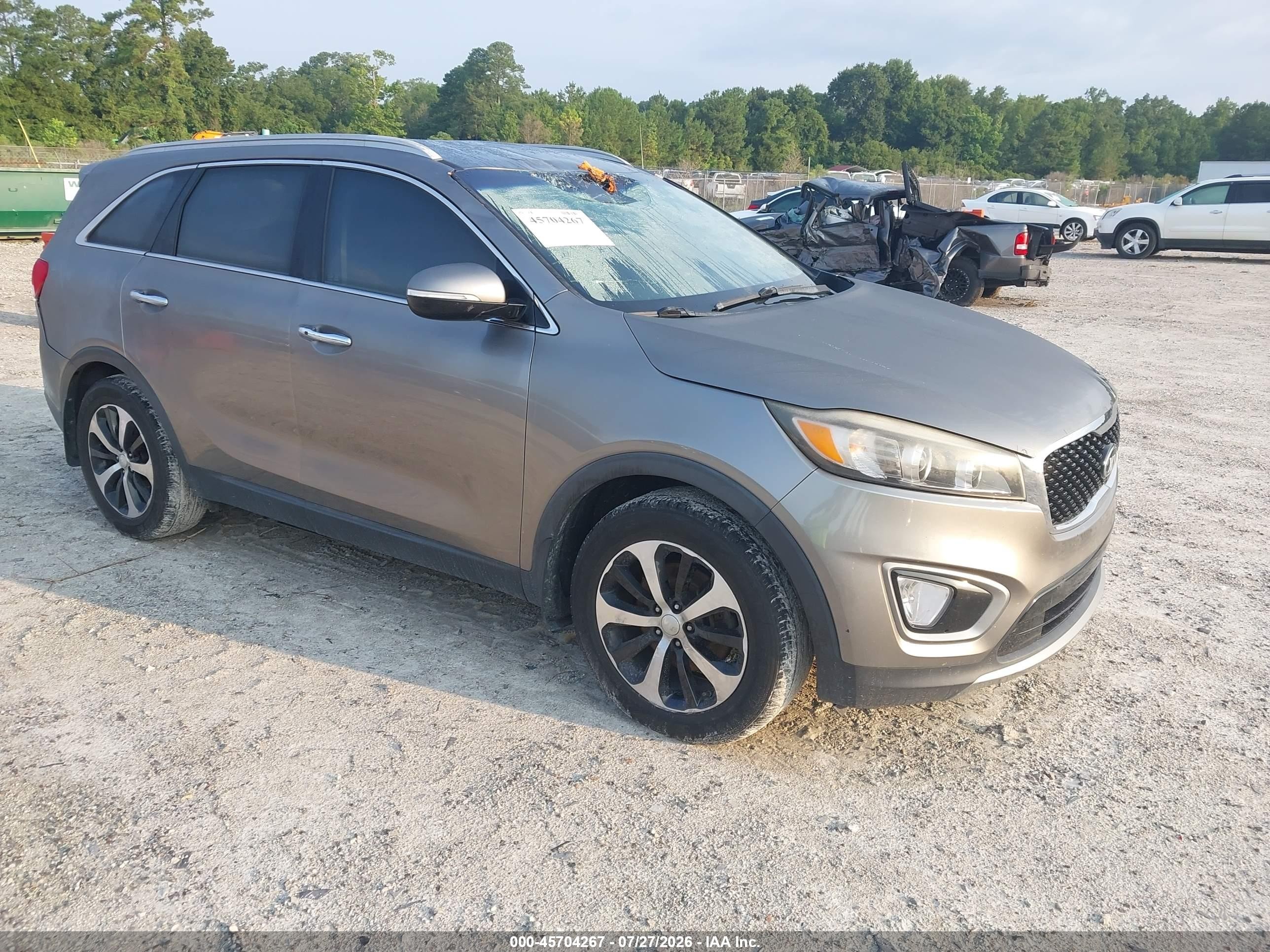 2016 Kia Sorento EX, VIN 5XYPH4A52GG093455 — Normal wear