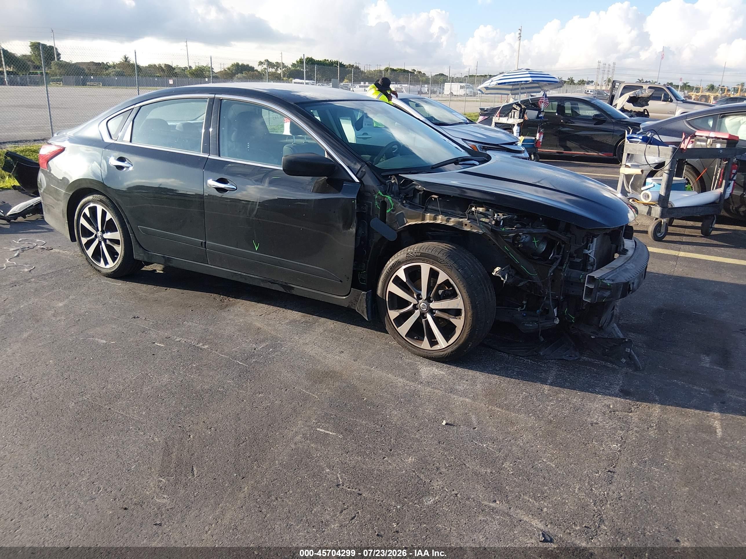 2016 Nissan Altima SL, VIN 1N4AL3AP5GC132792 — Front end