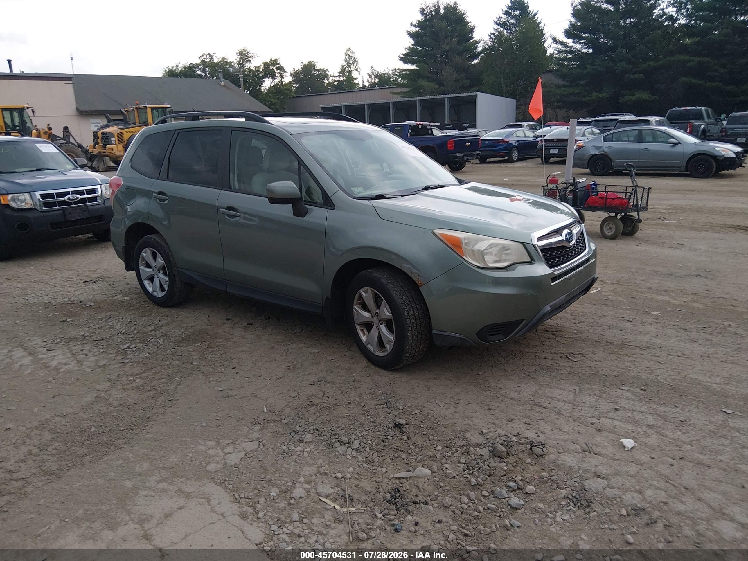 2015 Subaru Forester Premium, VIN JF2SJADC3FH433758 — Front end