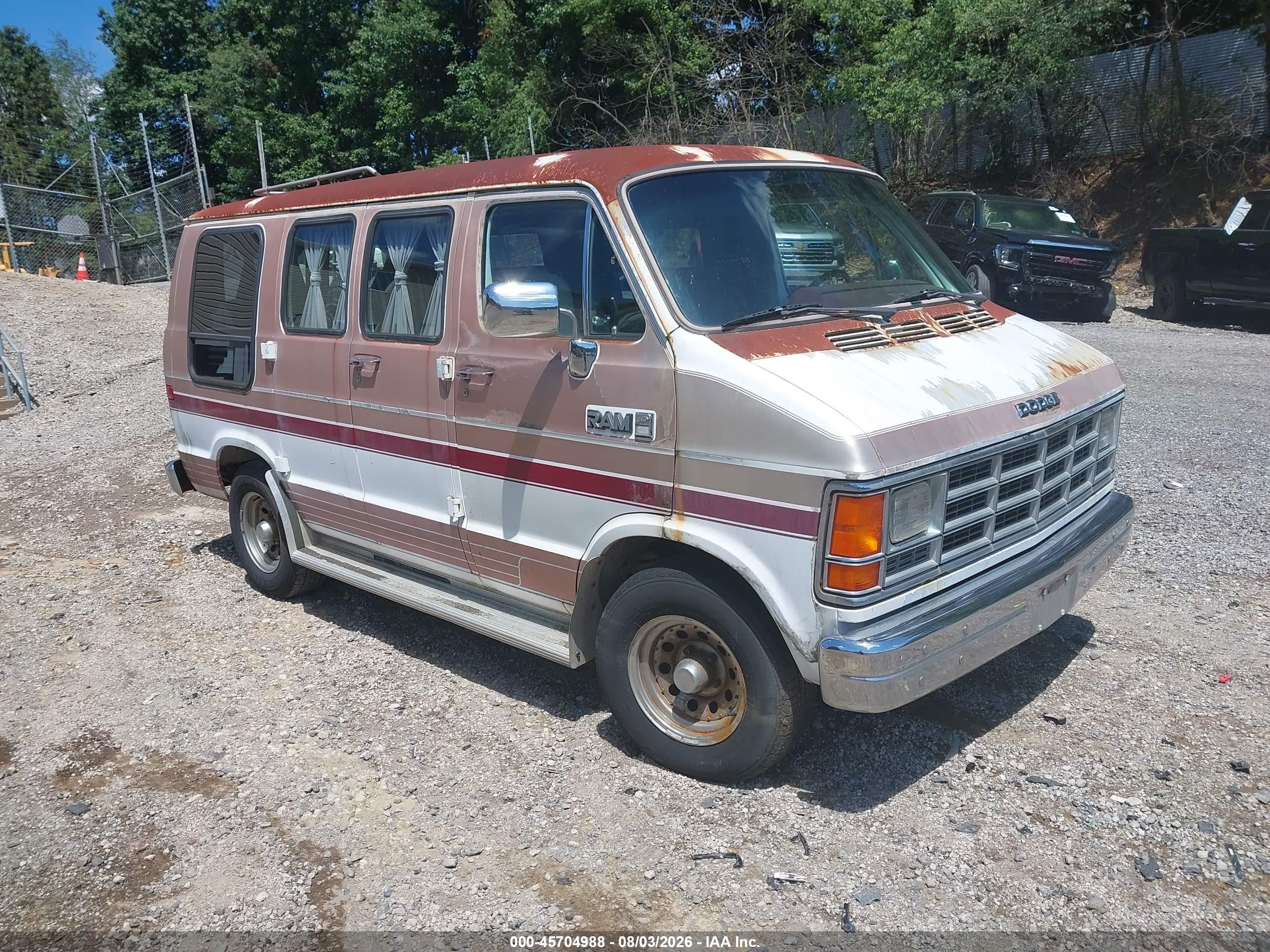 1989 Dodge RAM, VIN 2B6GB11YXKK325621 — Normal wear