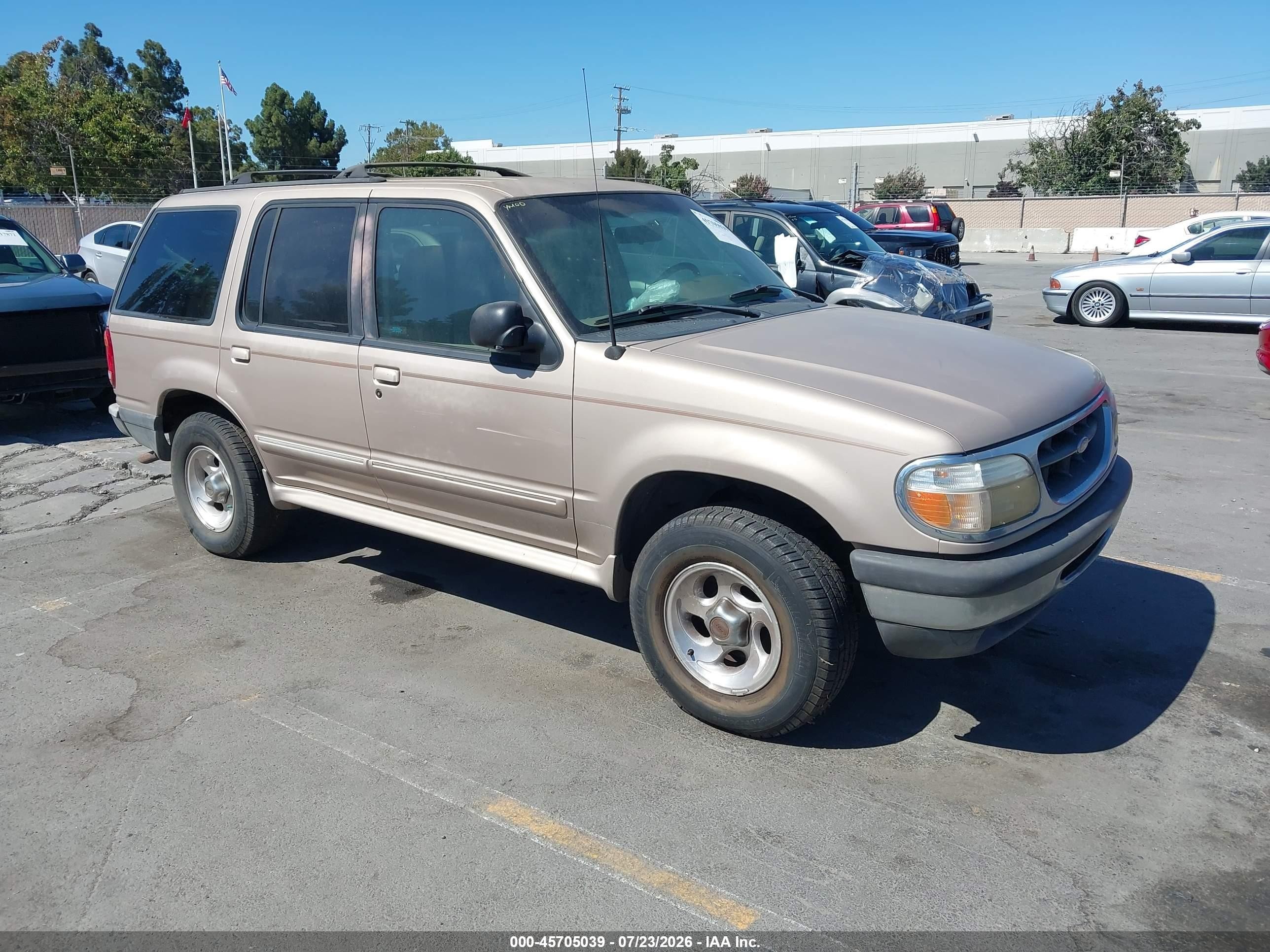 1998 Ford Explorer XL, VIN 1FMZU32E0WZC23905 — Обычный износ
