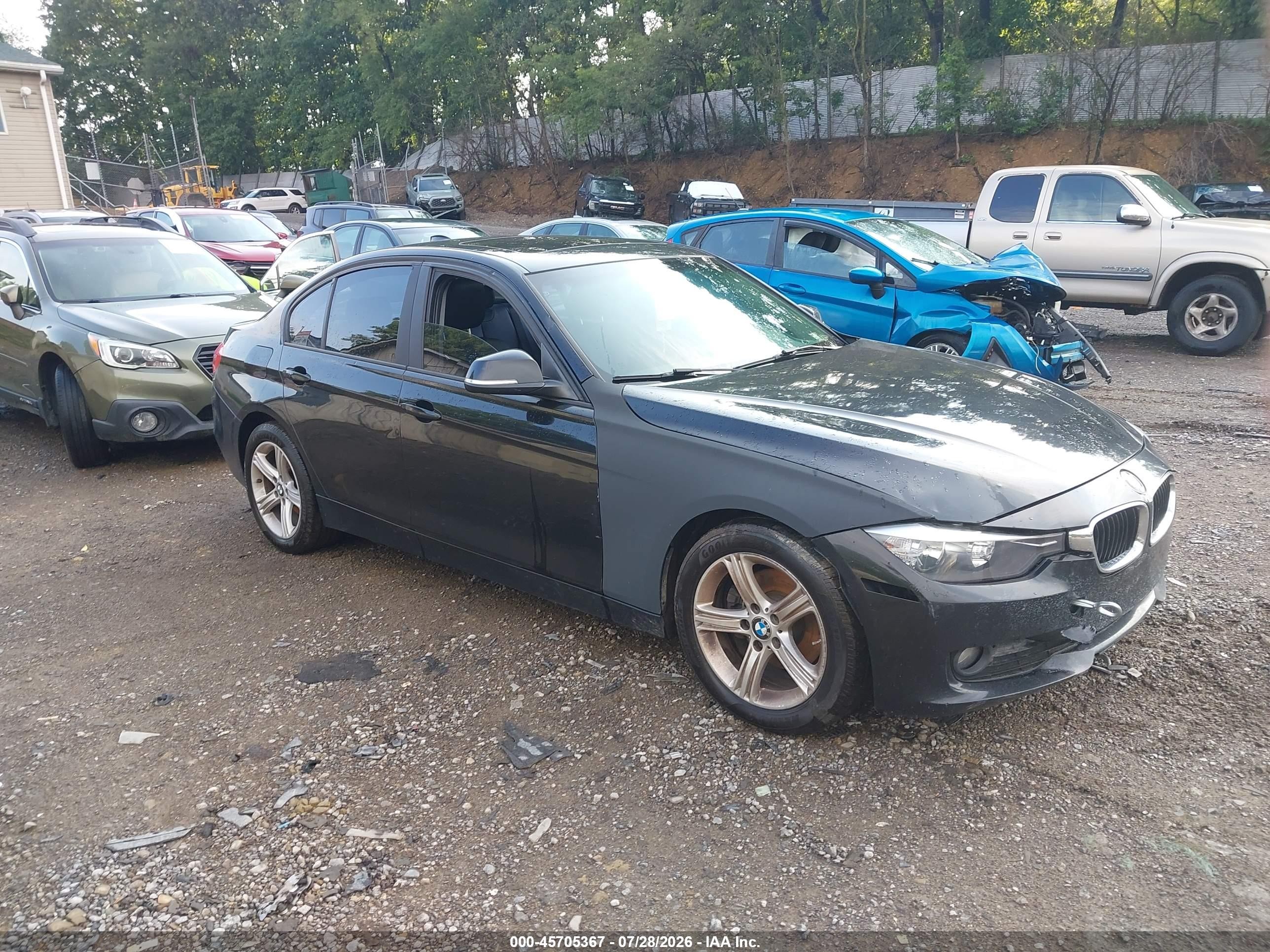 2014 BMW 3 Series 320i xDrive, VIN WBA3C3C52EK200402 — Normal wear