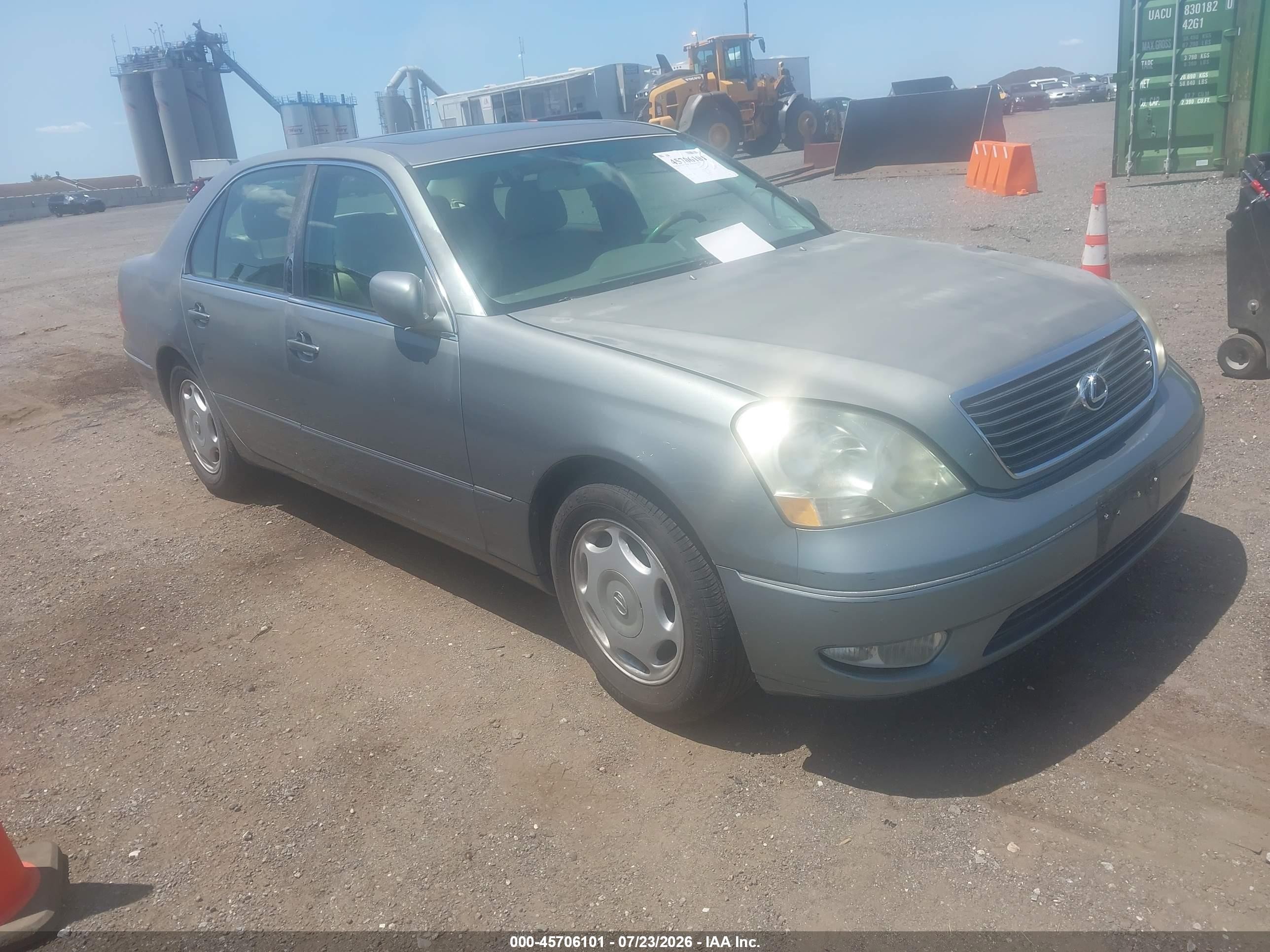 2002 Lexus LS 430, VIN JTHBN30F120089191 — Зад