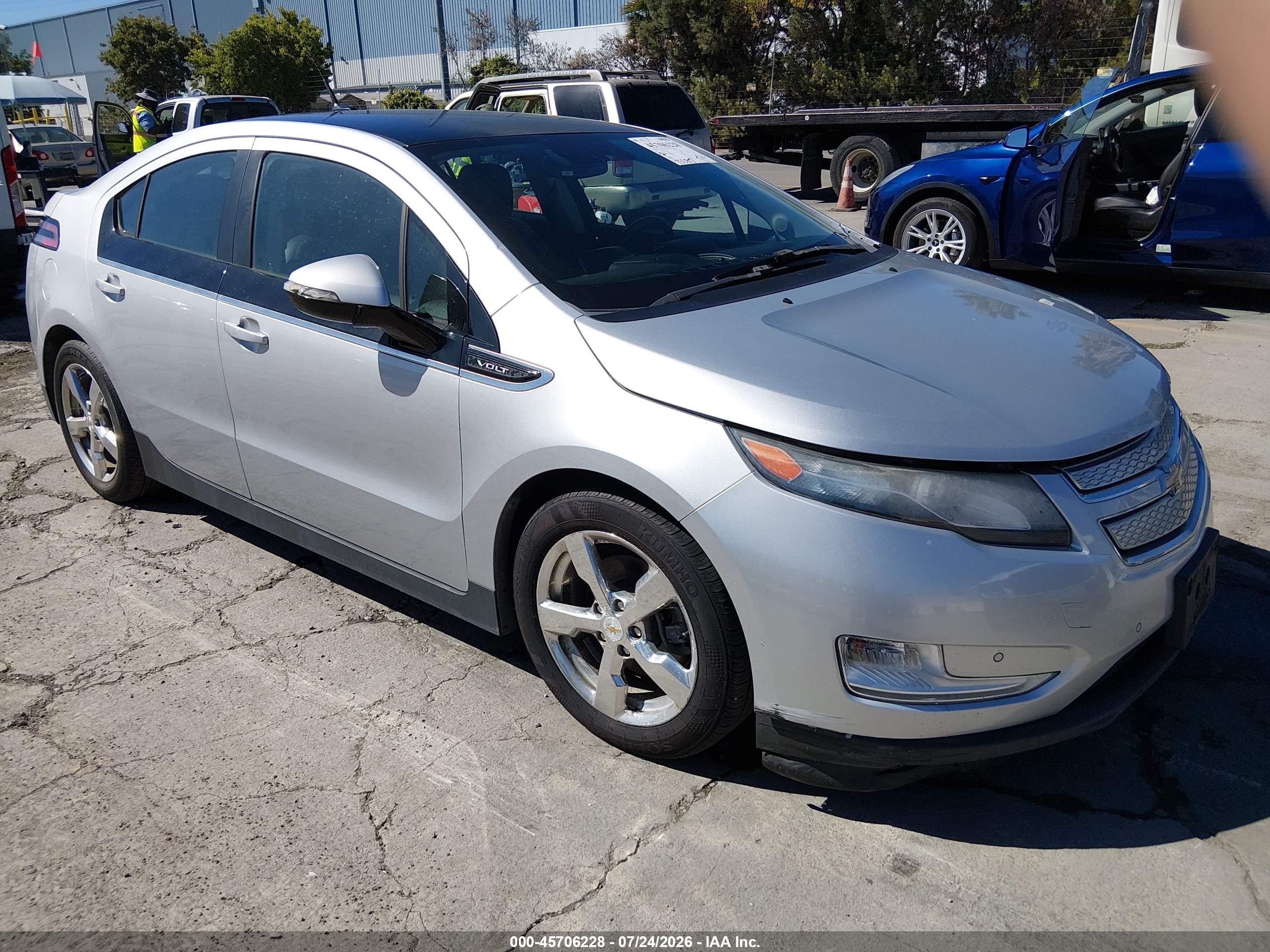 2011 Chevrolet Volt, VIN 1G1RD6E40BU100579 — Normal wear