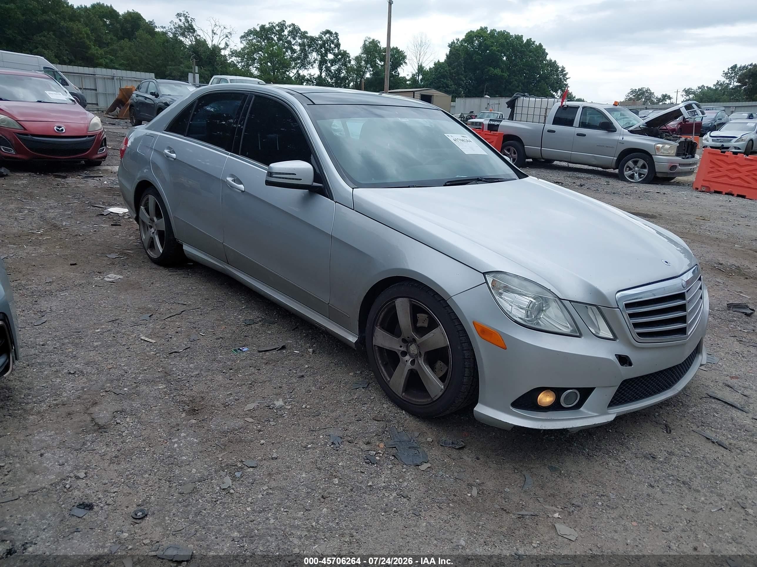 2010 Mercedes-Benz E 350 Sport, VIN WDDHF5GB5AA209581 — Перед