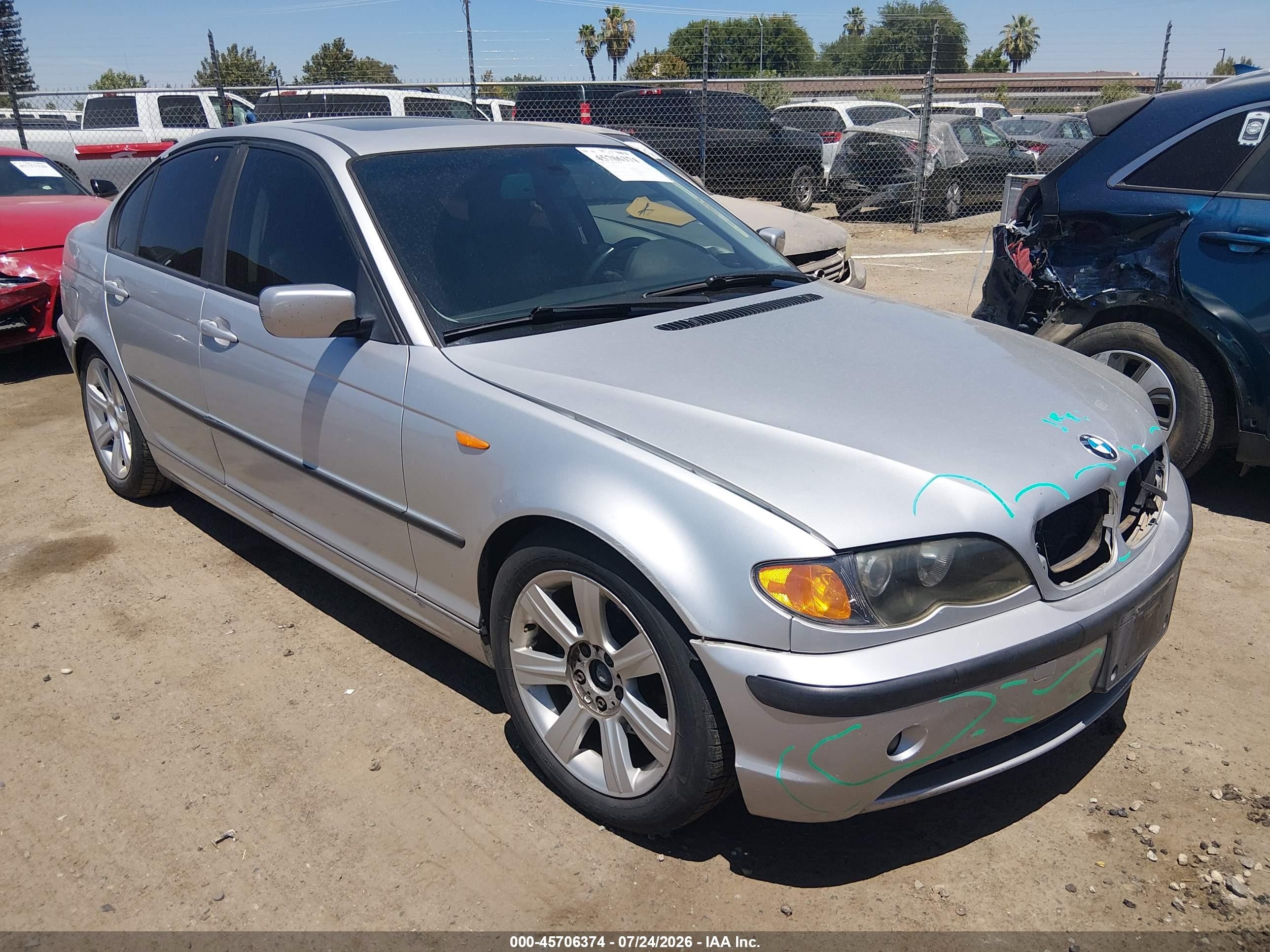 2004 BMW 3 Series 325i, VIN WBAET37444NJ45796 — Front end