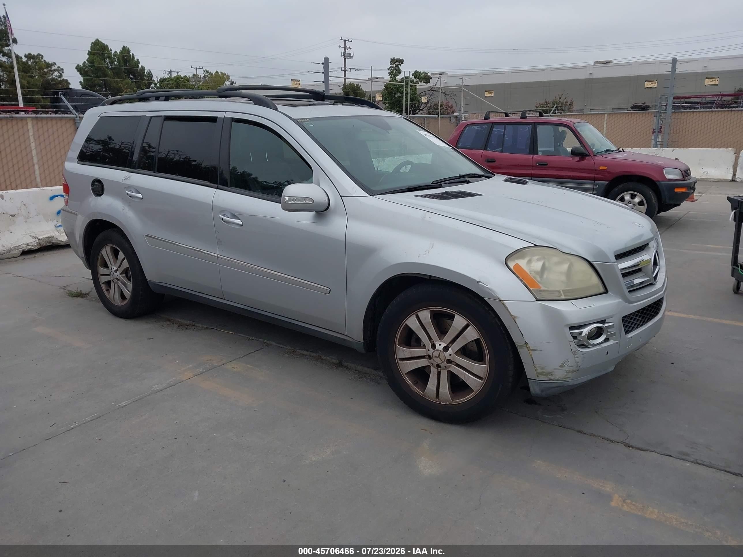 2007 Mercedes-Benz GL 450, VIN 4JGBF71E97A275571 — Normal wear