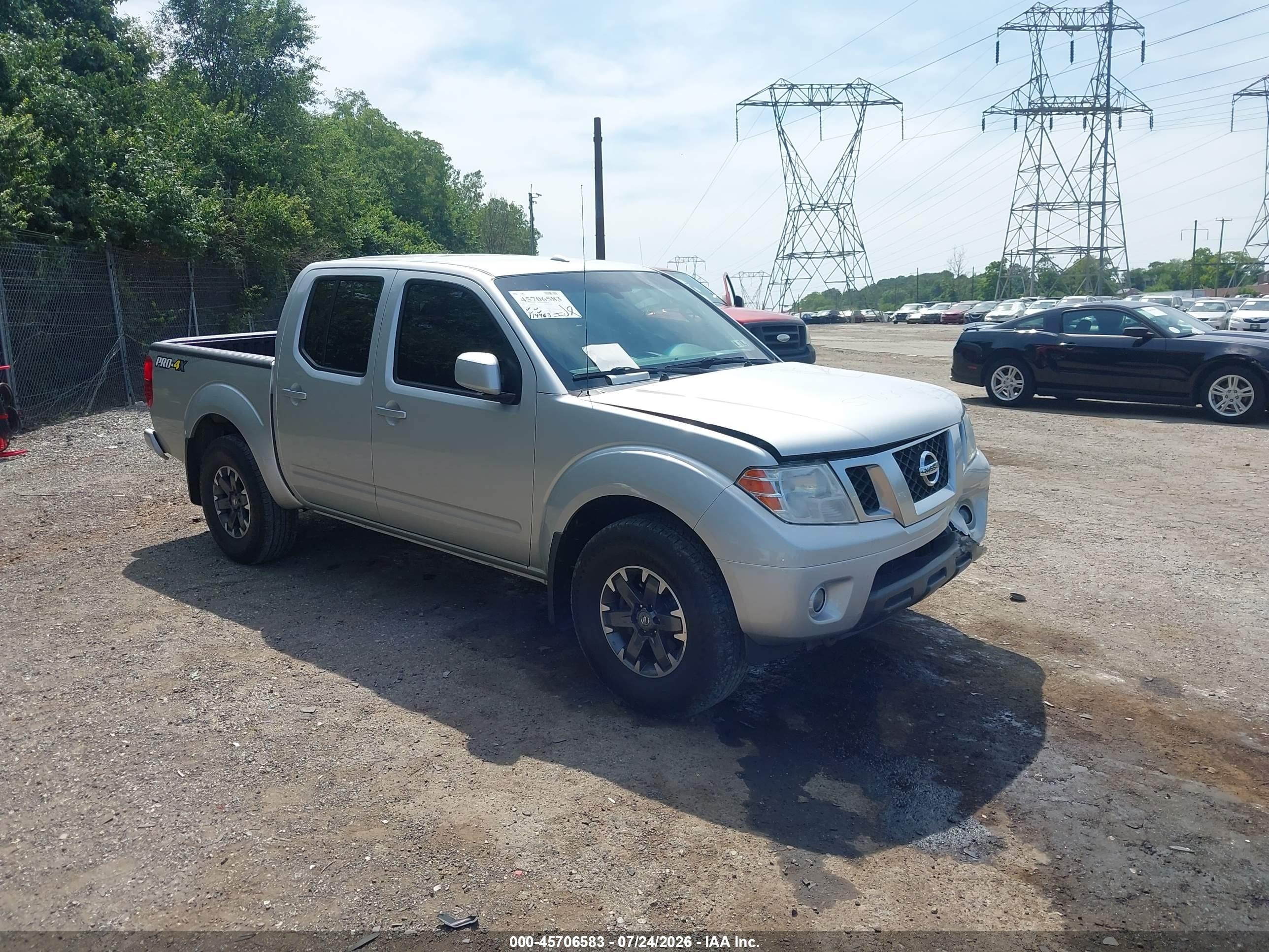 2014 Nissan Frontier Pro-4X, VIN 1N6AD0EV9EN737444 — Front end