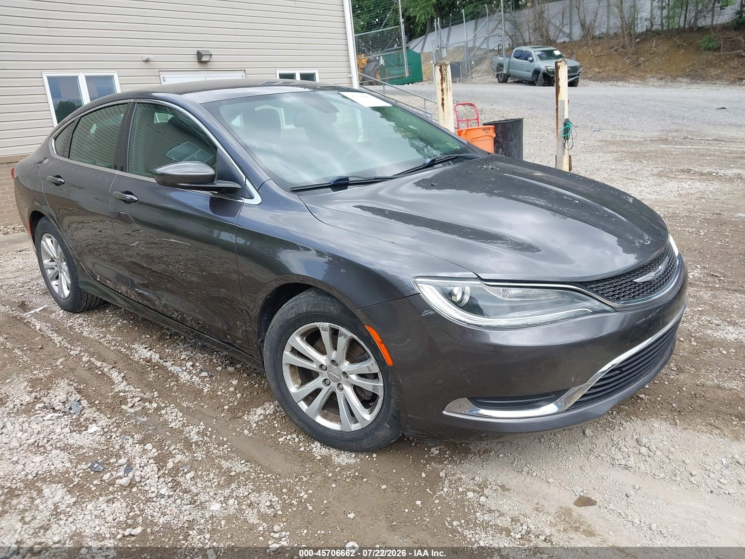 2015 Chrysler 200 Limited, VIN 1C3CCCABXFN728432 — Side