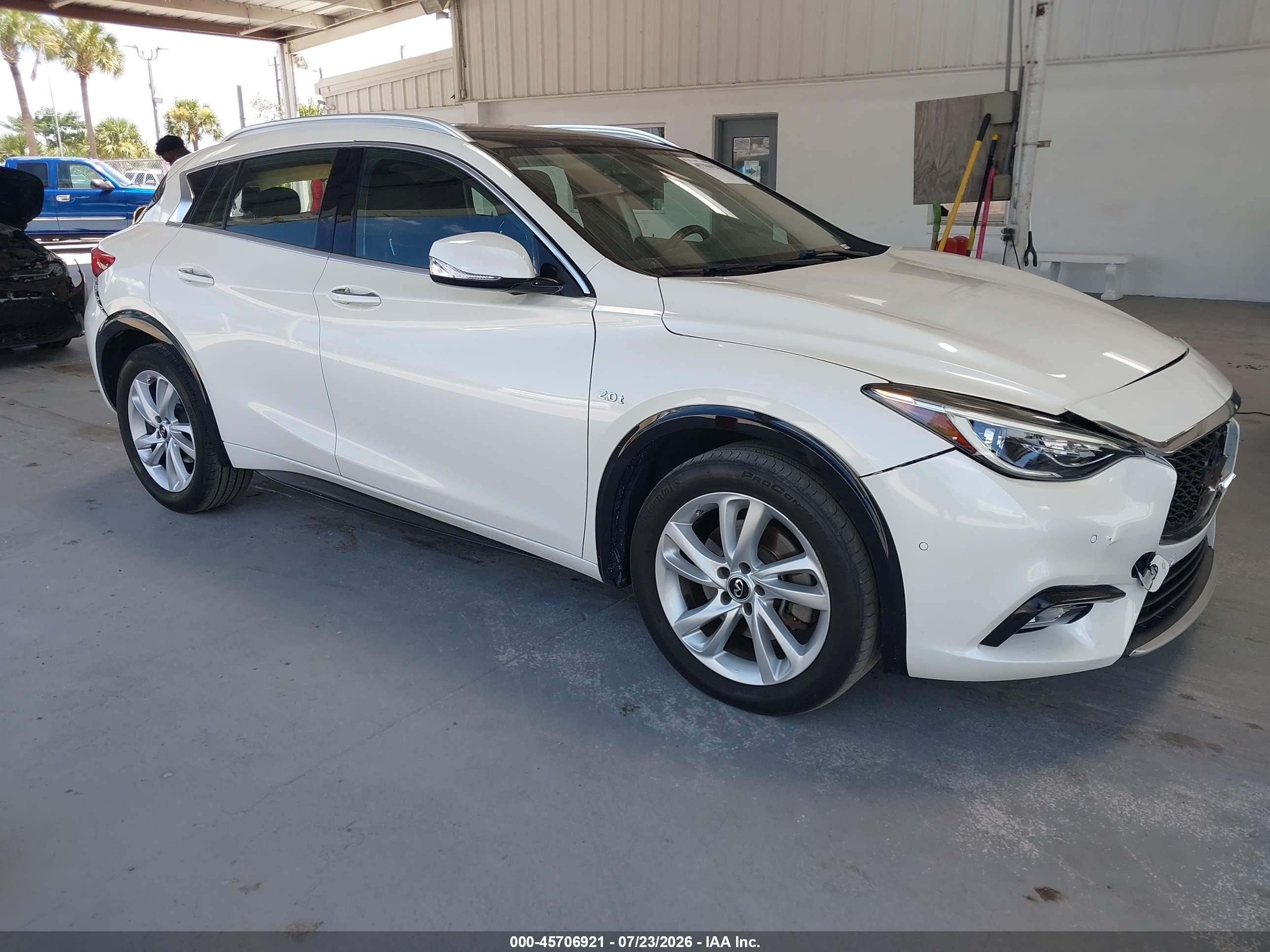 2017 Infiniti QX30 Luxury, VIN SJKCH5CP3HA037462 — Rear end
