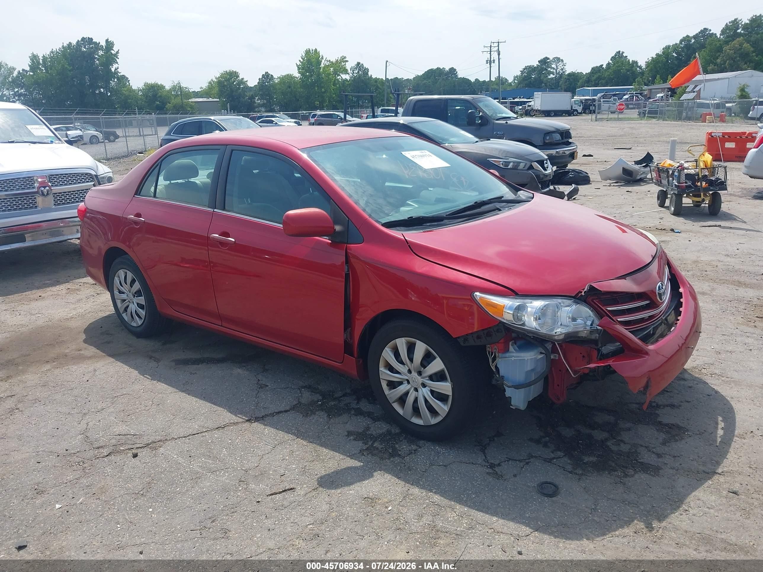2013 Toyota Corolla LE, VIN 2T1BU4EE8DC056739 — Front end