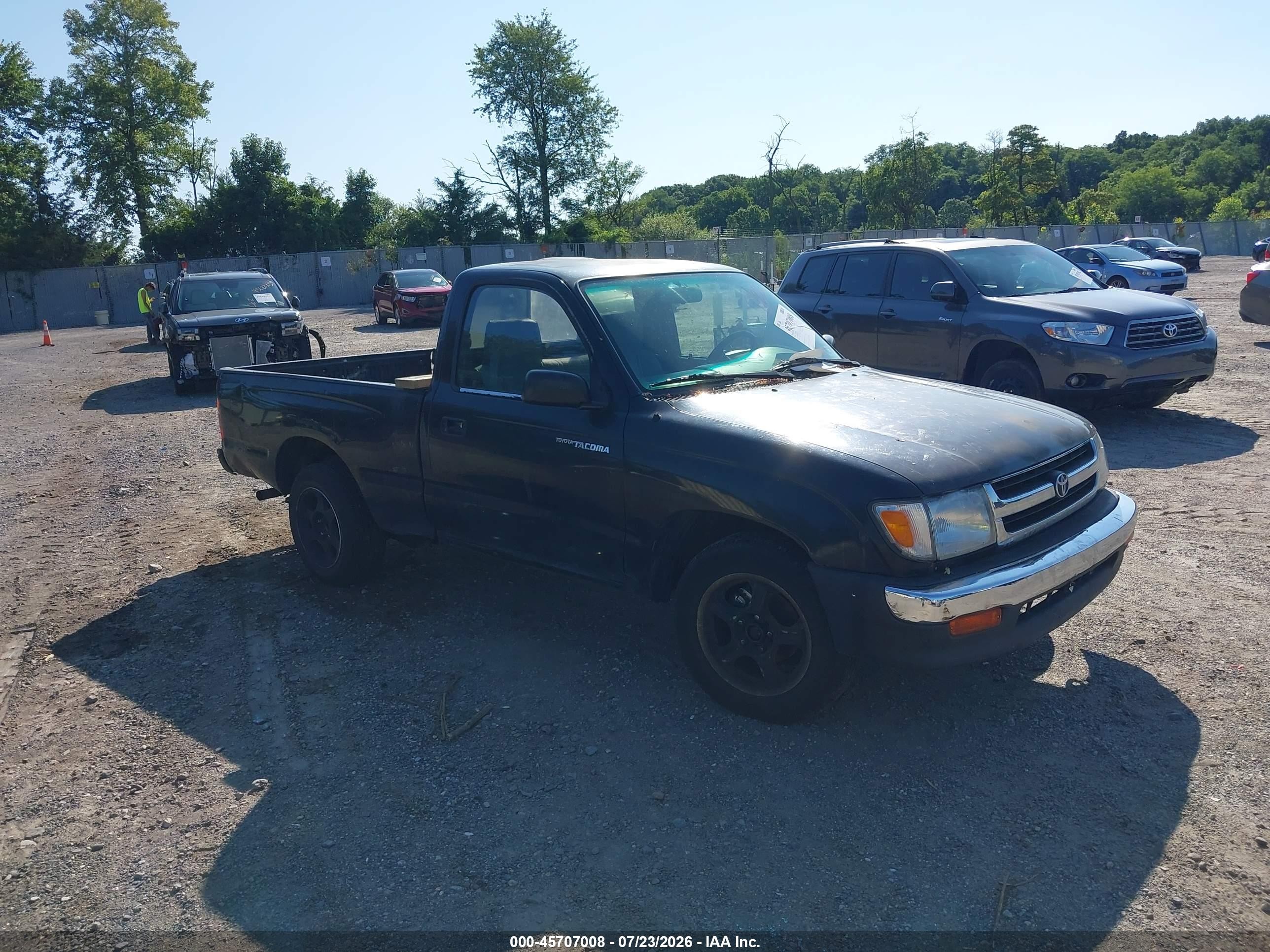 1998 Toyota Tacoma, VIN 4TANL42N9WZ136480 — Normal wear