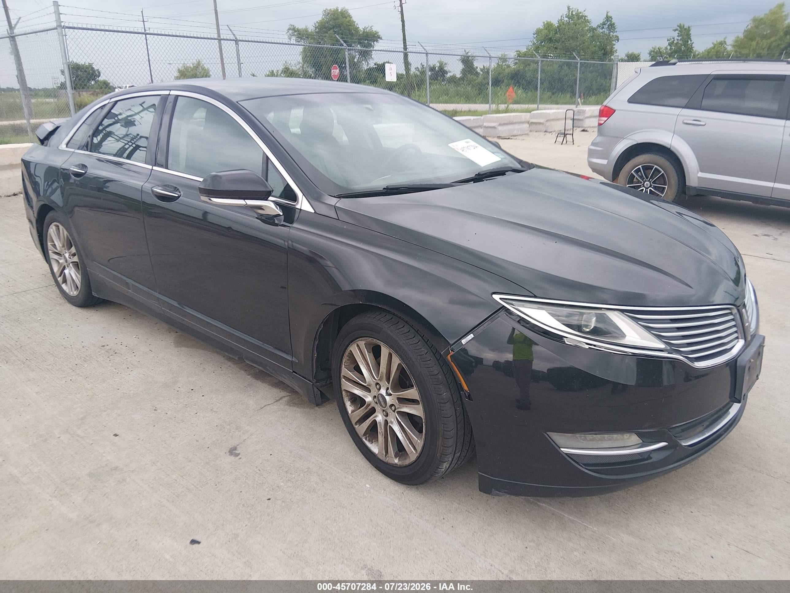2013 Lincoln MKZ, VIN 3LN6L2G92DR804383 — Rear end