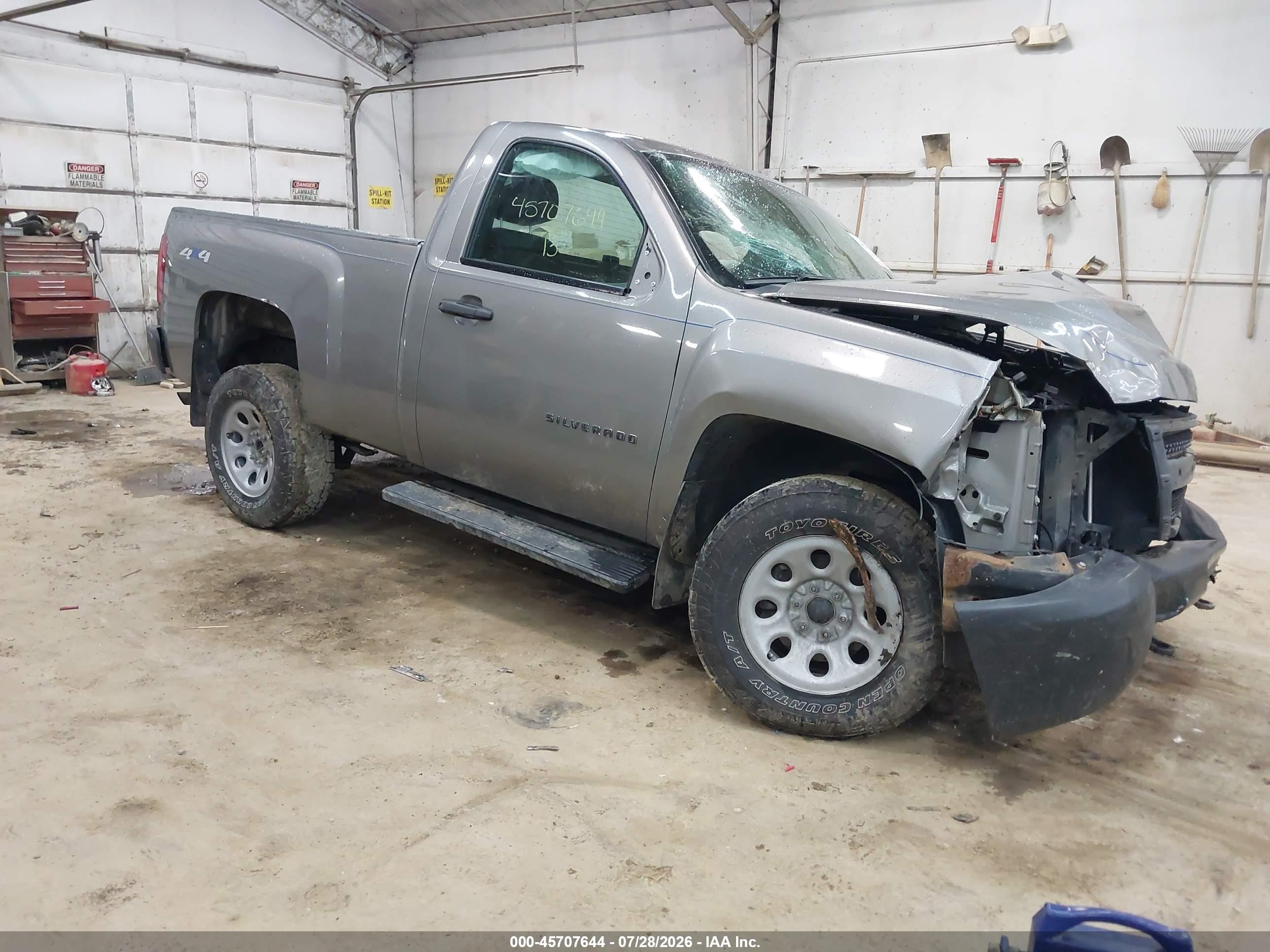 2013 Chevrolet Silverado 1500 Work Truck, VIN 1GCNKPEA8DZ330996 — Front end