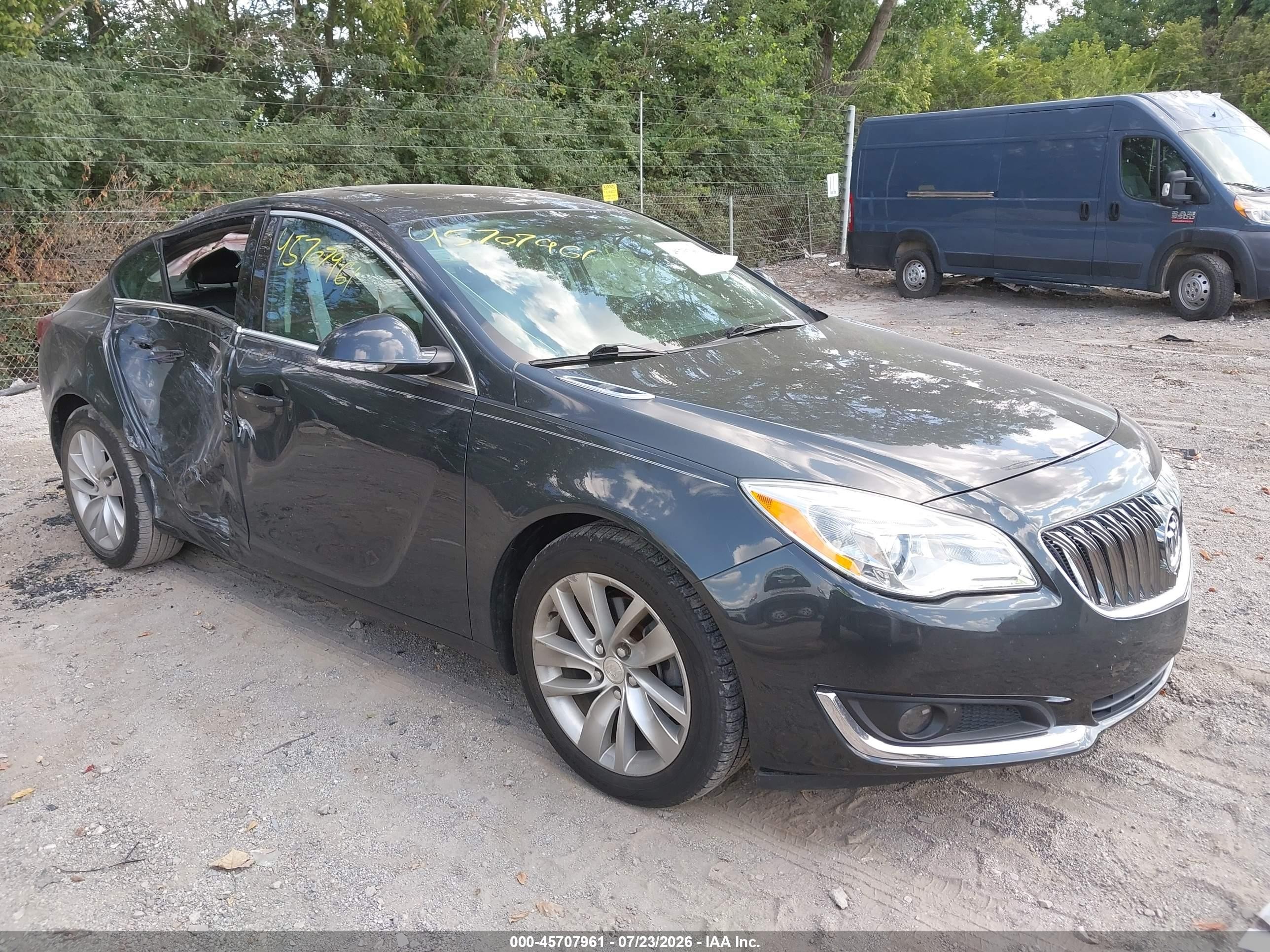 2015 Buick Regal Premium I, VIN 2G4GN5EX1F9166203 — Перед