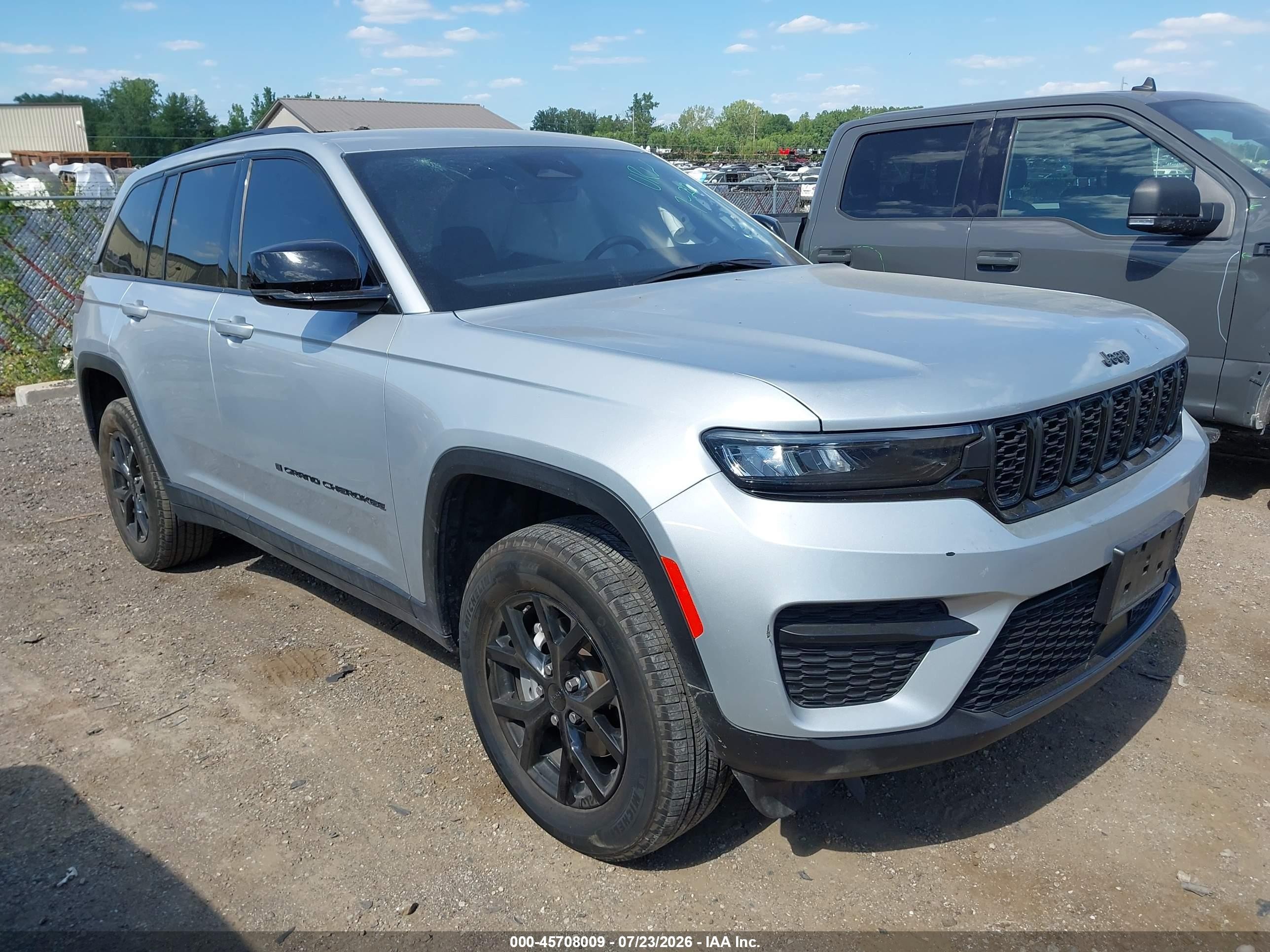 2025 Jeep Grand Cherokee Altitude, VIN 1C4RJHAGXS8699656 — Электрика