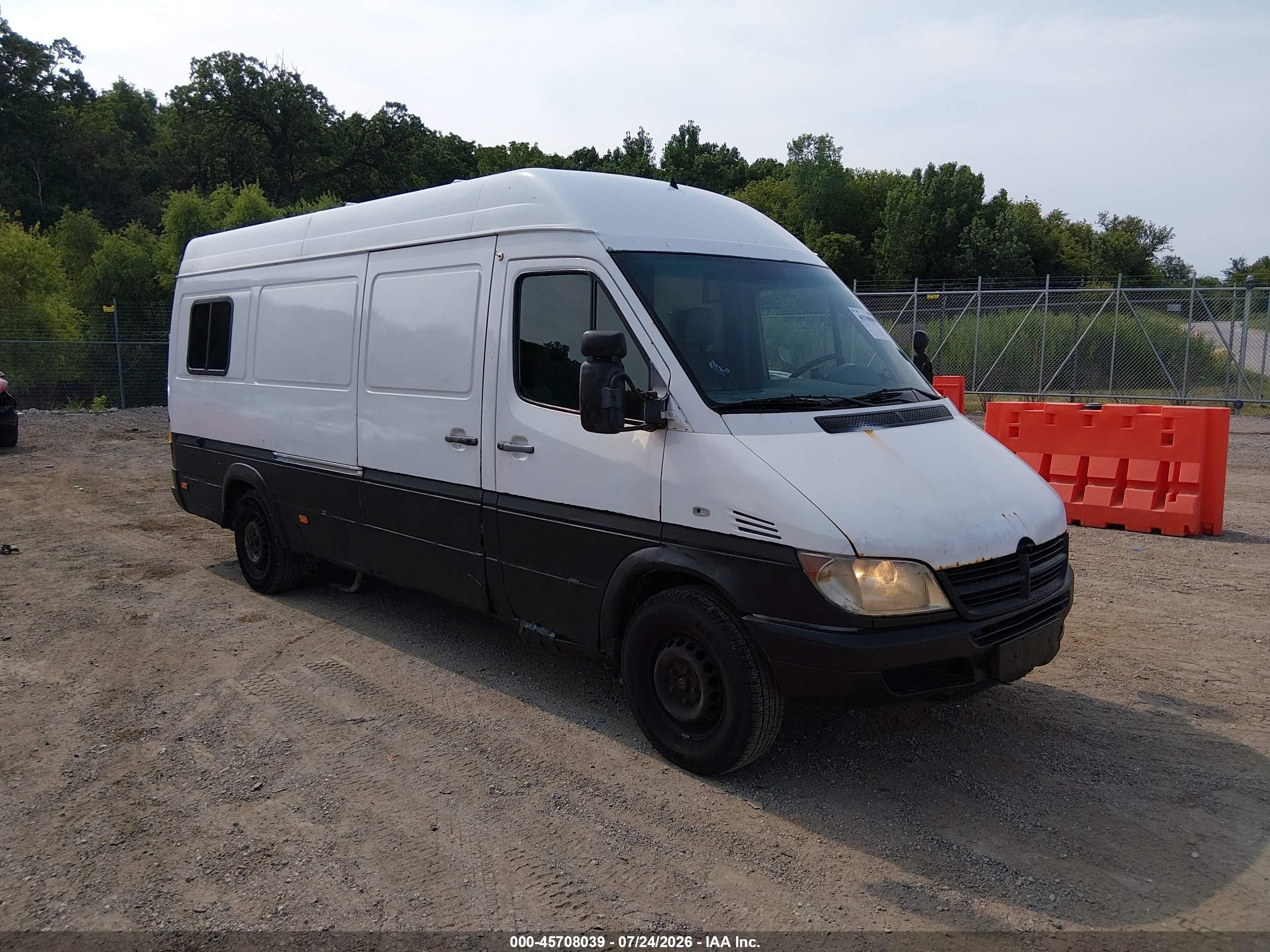 2004 Dodge Sprinter, VIN WD2PD744945685132 — Normal wear