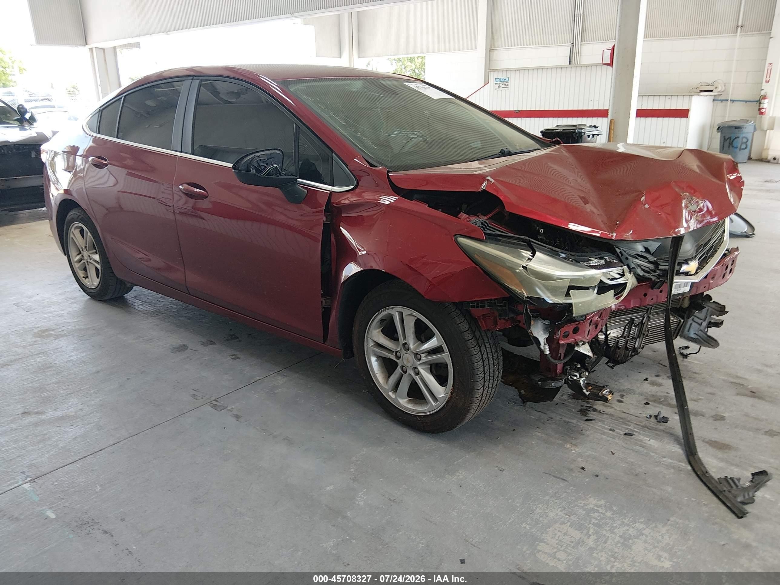2018 Chevrolet Cruze LT, VIN 1G1BE5SM3J7134686 — Перед