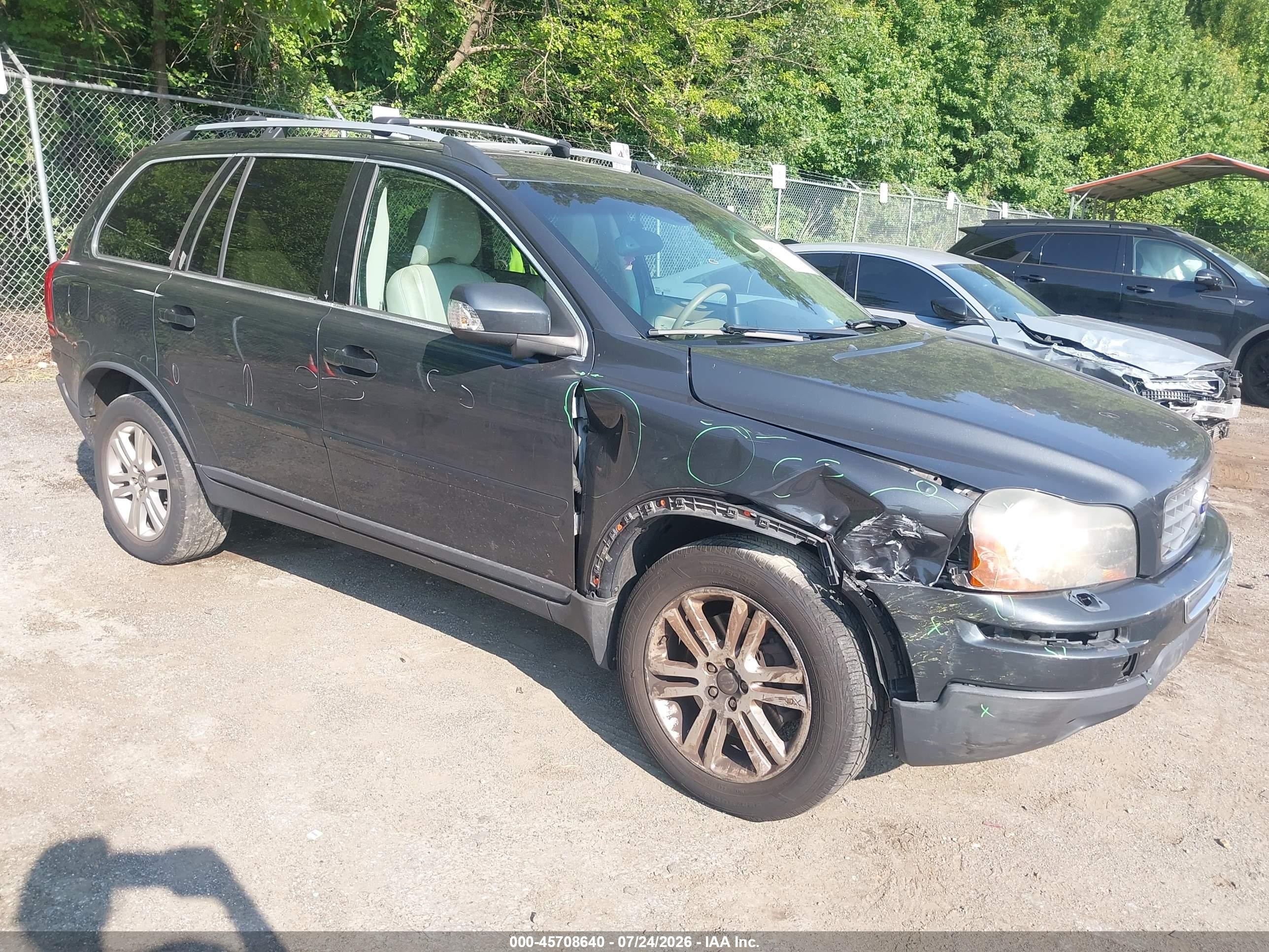 2011 Volvo XC90 I6, VIN YV4952CZ0B1575885 — Перед