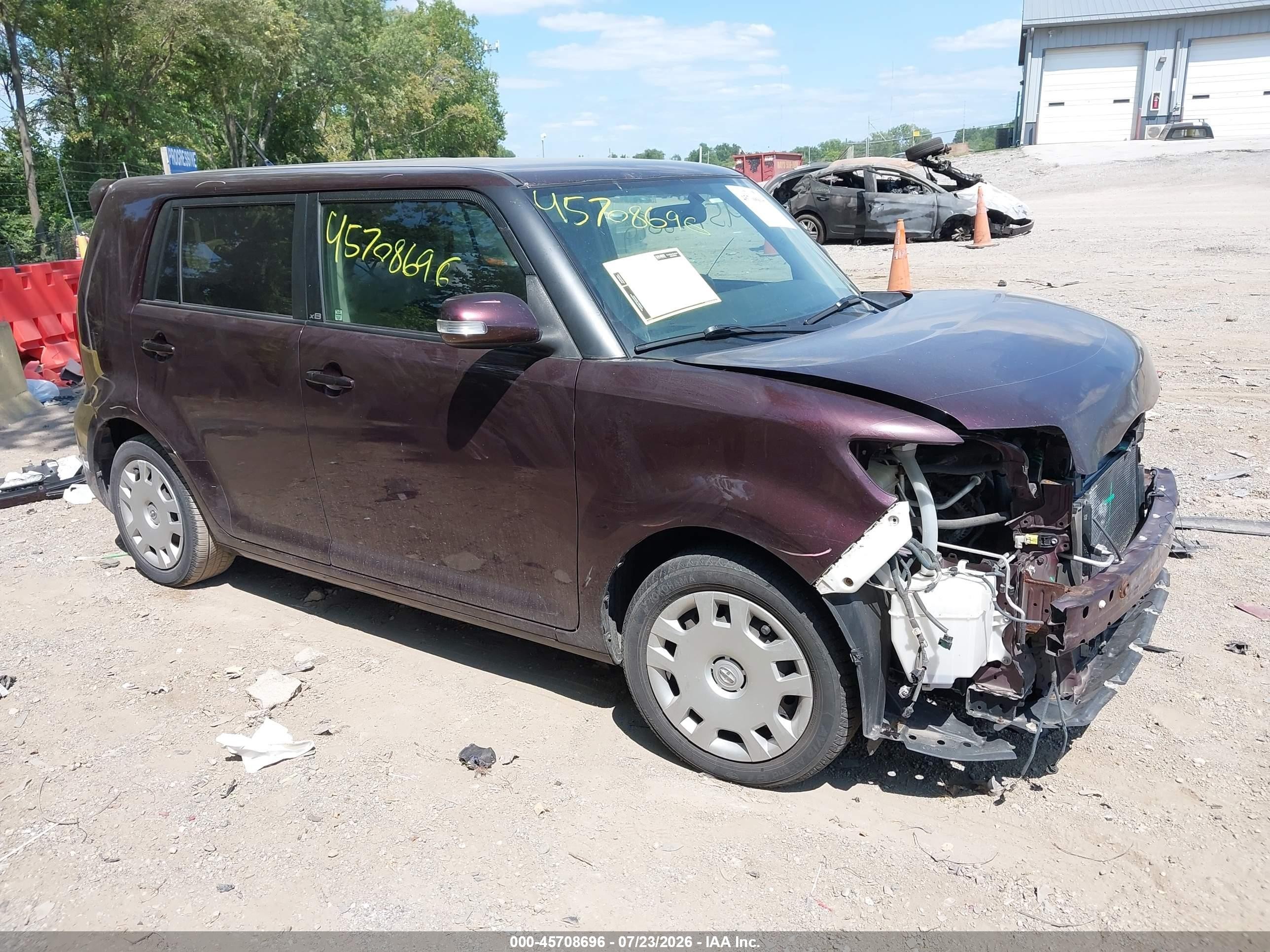 2015 Scion xB, VIN JTLZE4FE1FJ081147 — Перед