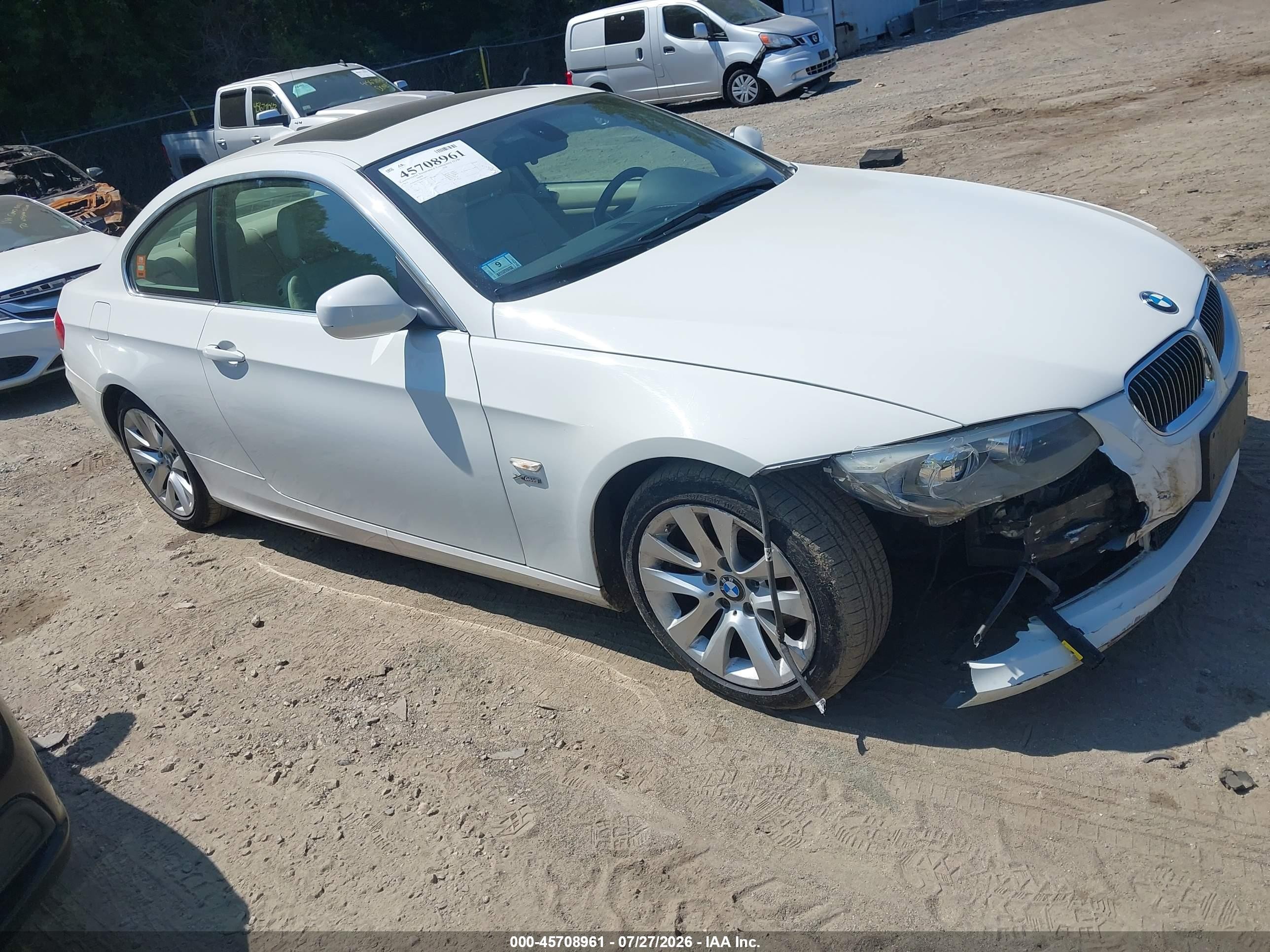2011 BMW 3 Series 328i xDrive, VIN WBAKF5C52BE586571 — Front end