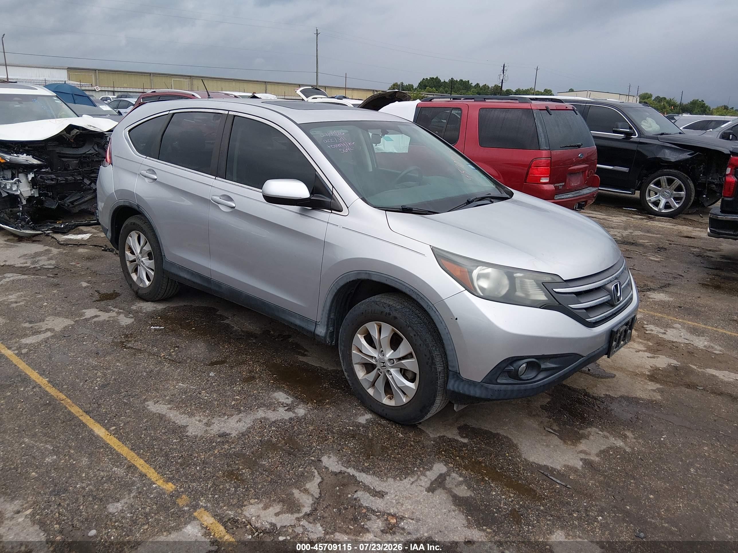 2013 Honda CR-V EX, VIN 3CZRM3H59DG705694 — Rear end