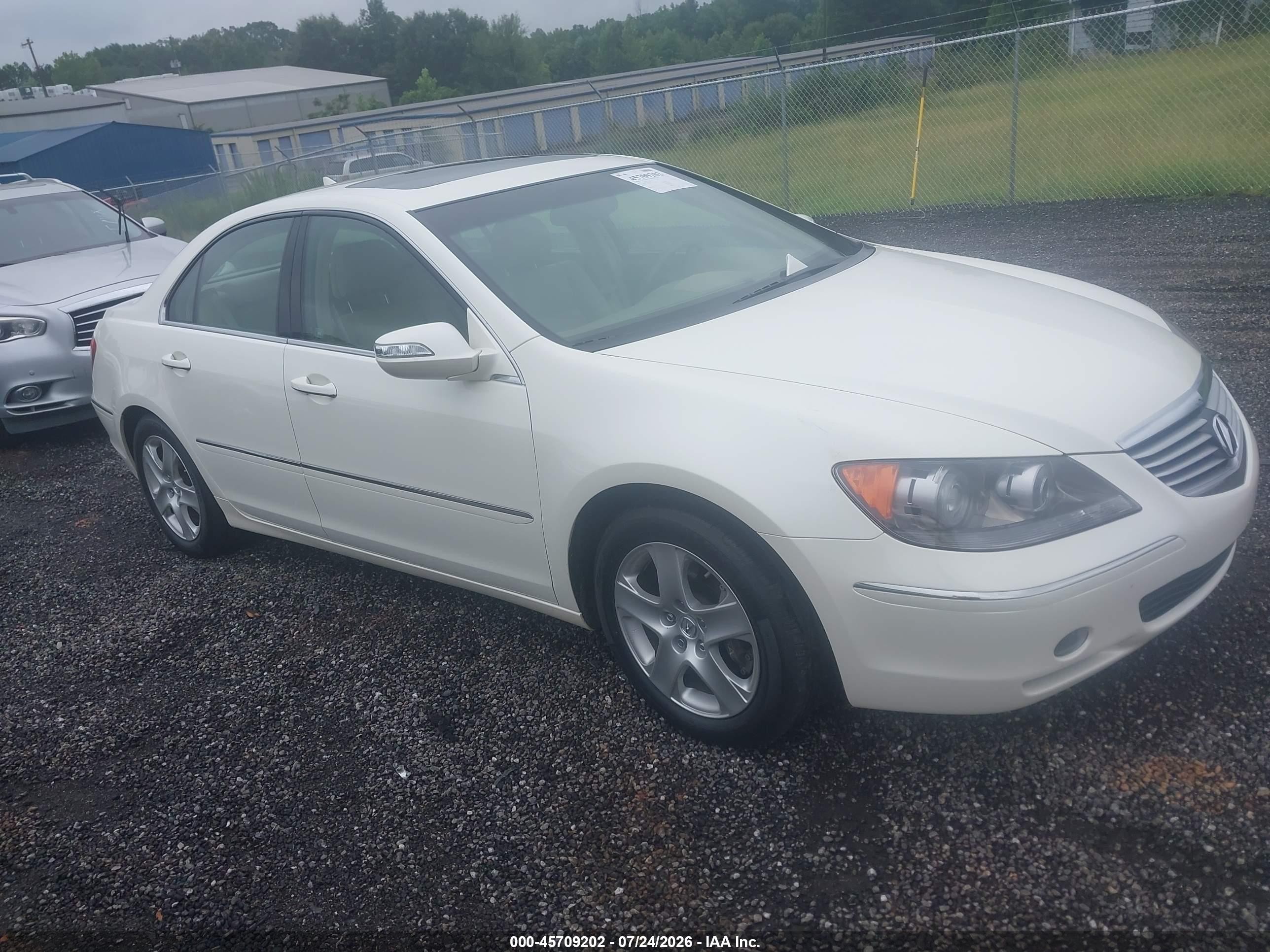 2005 Acura RL, VIN JH4KB16595C008954 — Normal wear
