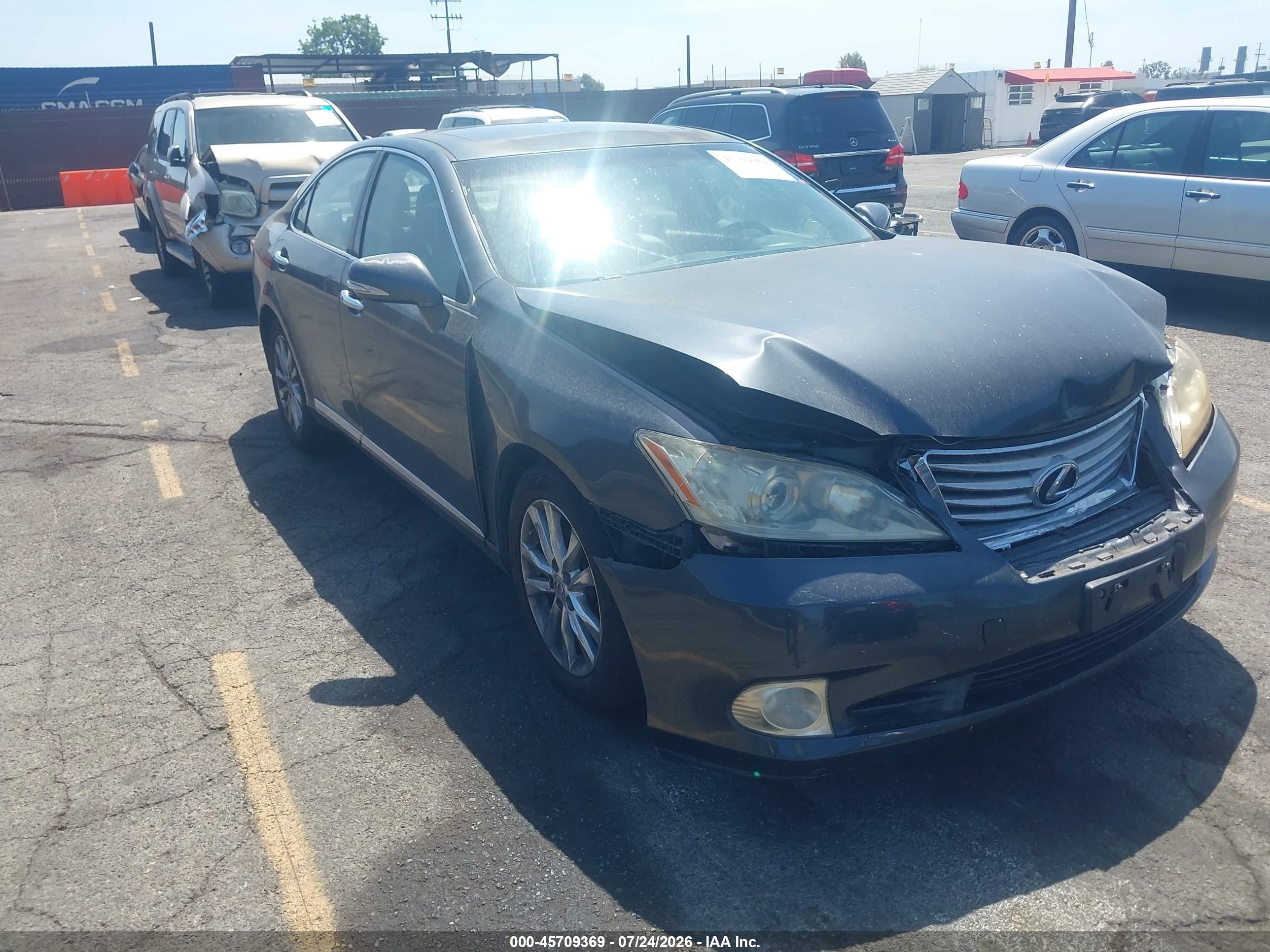2010 Lexus ES 330, VIN JTHBK1EG8A2358613 — Front end