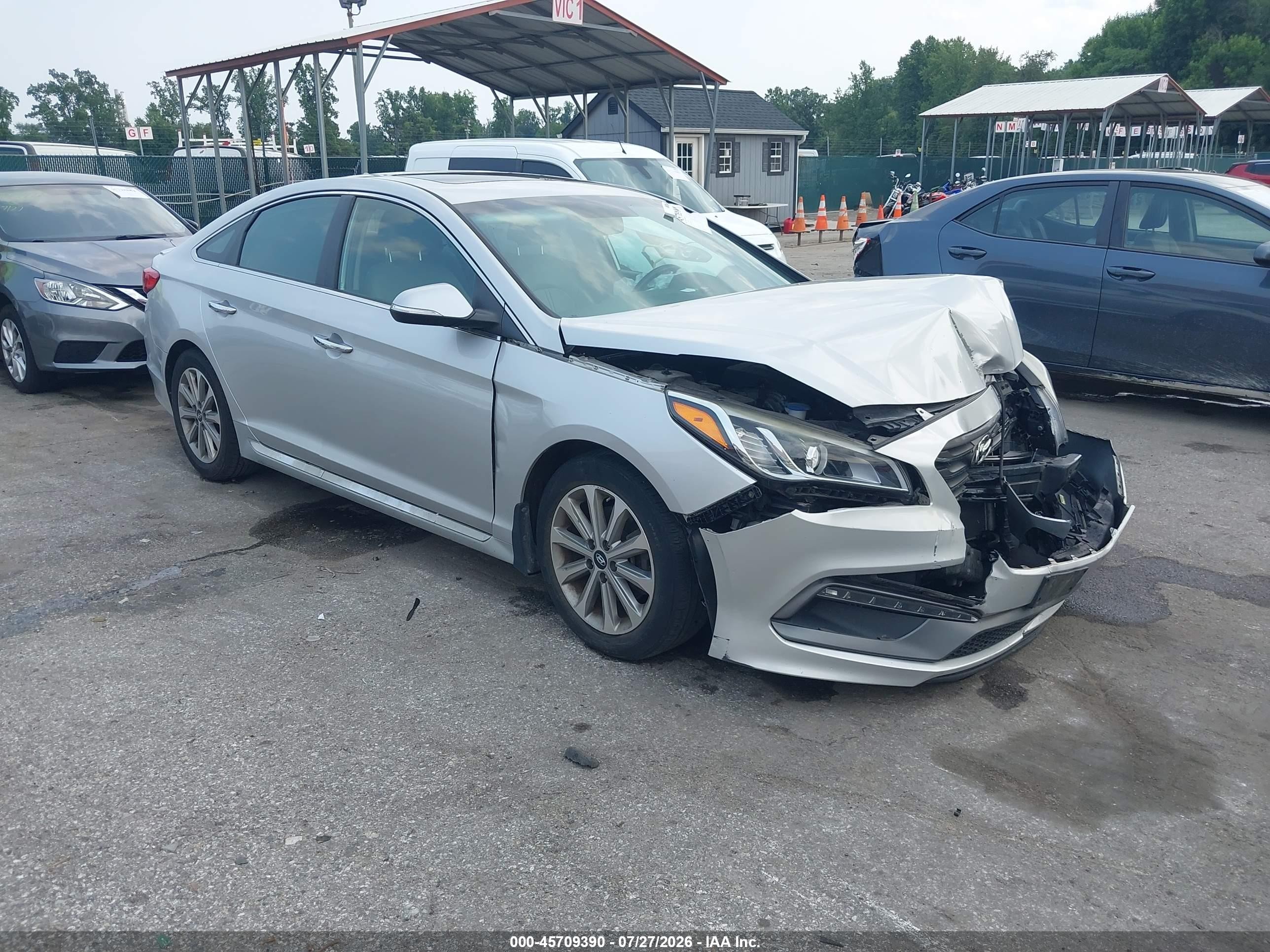 2017 Hyundai Sonata Sport, VIN 5NPE34AFXHH587894 — Front end