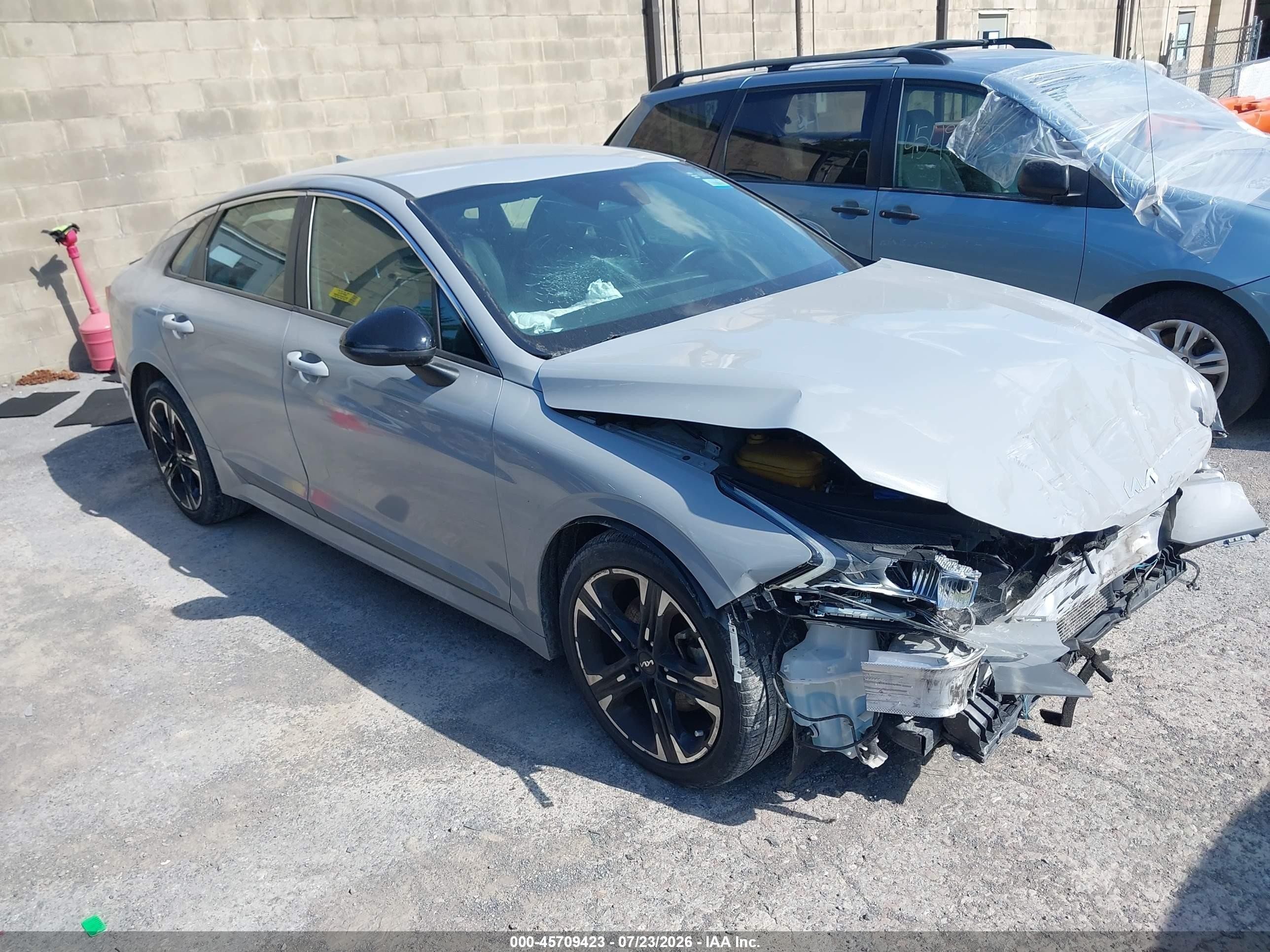 2022 Kia K5 GT-Line, VIN 5XXG64J25NG124548 — Front end