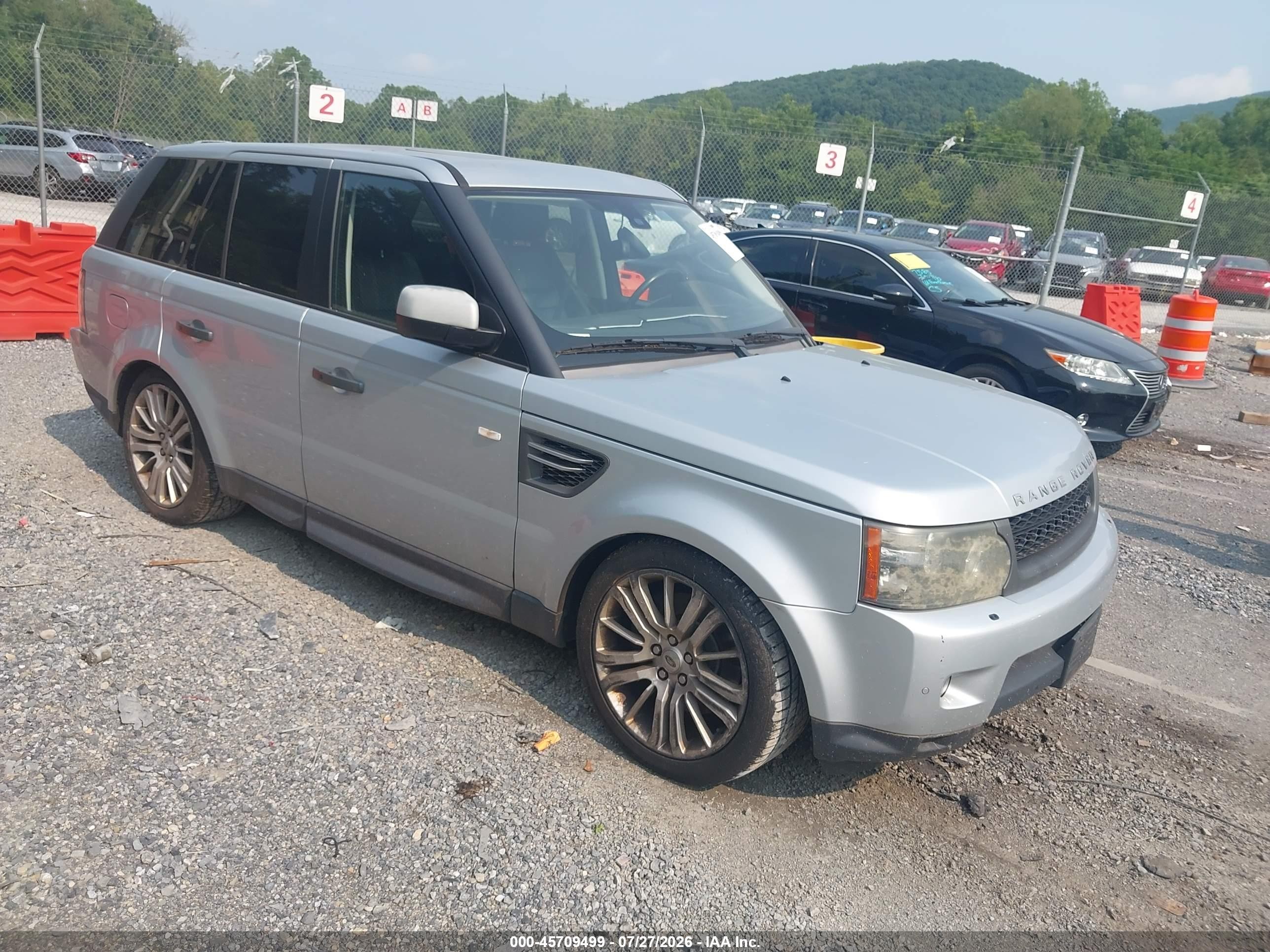 2011 Land Rover Range Rover Sport HSE Lux, VIN SALSK2D45BA264042 — Normal wear