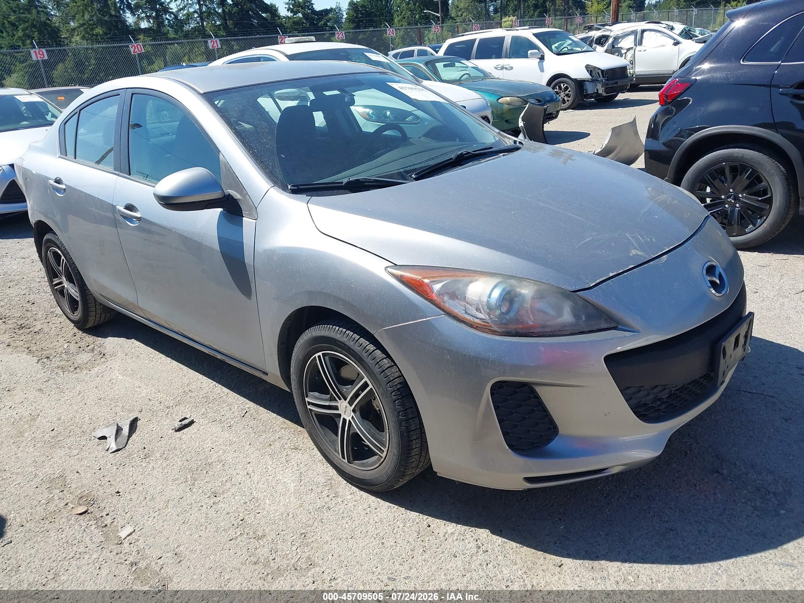 2013 Mazda 3 i Sport, VIN JM1BL1U79D1832613 — Rear end