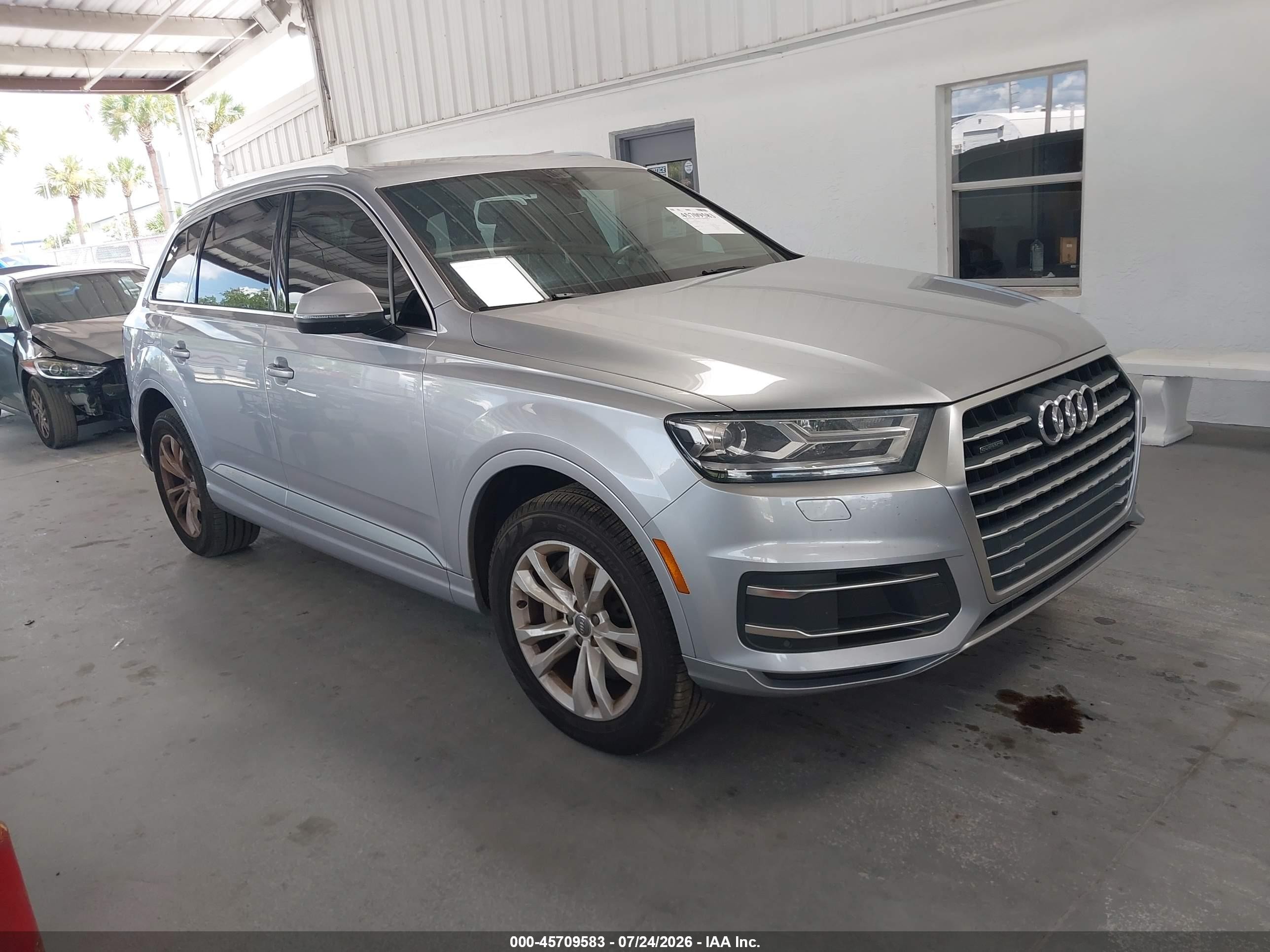 2019 Audi Q7 Premium, VIN WA1AHAF79KD021832 — Rear end