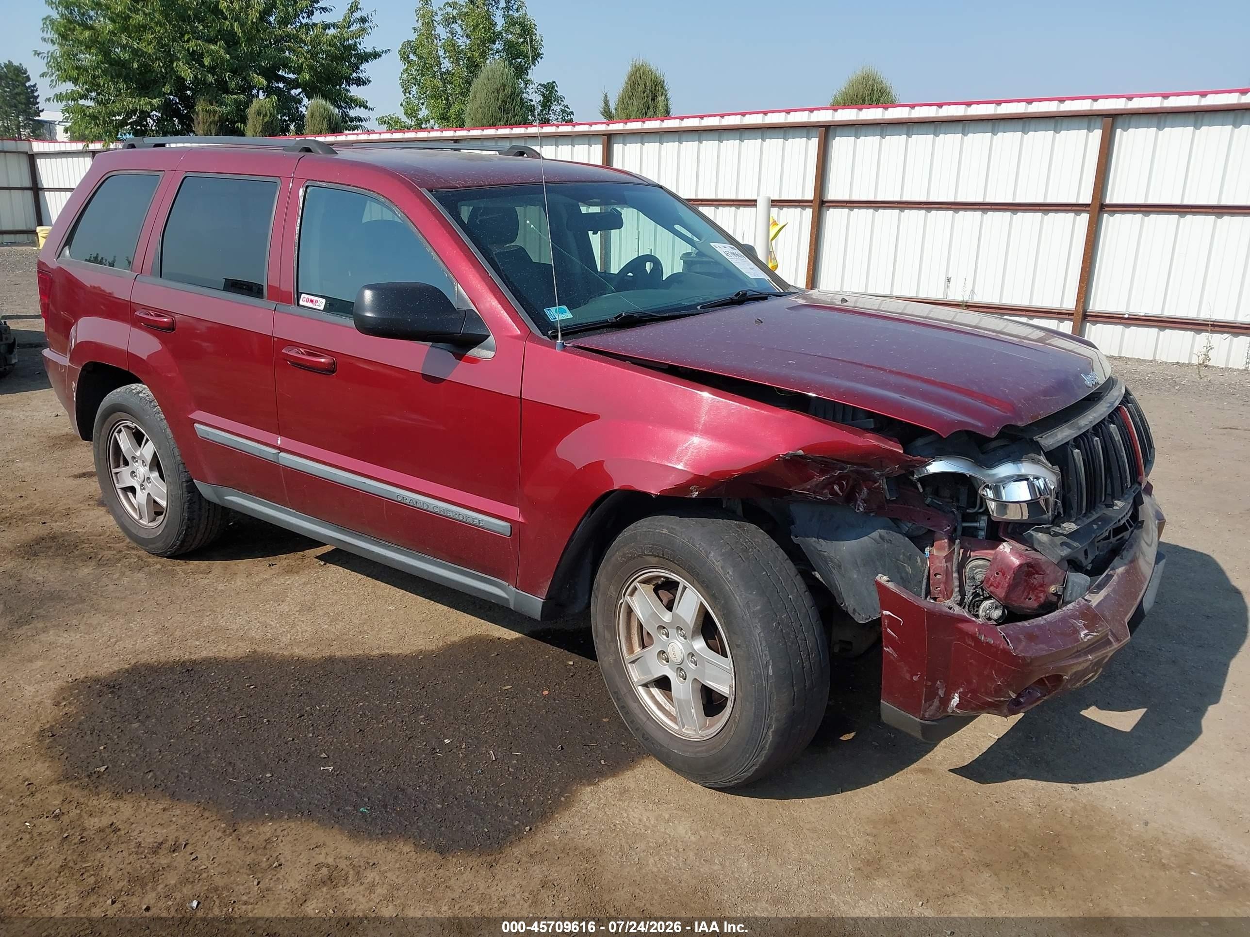 2007 Jeep Grand Cherokee Laredo, VIN 1J8GR48K47C520091 — Front end