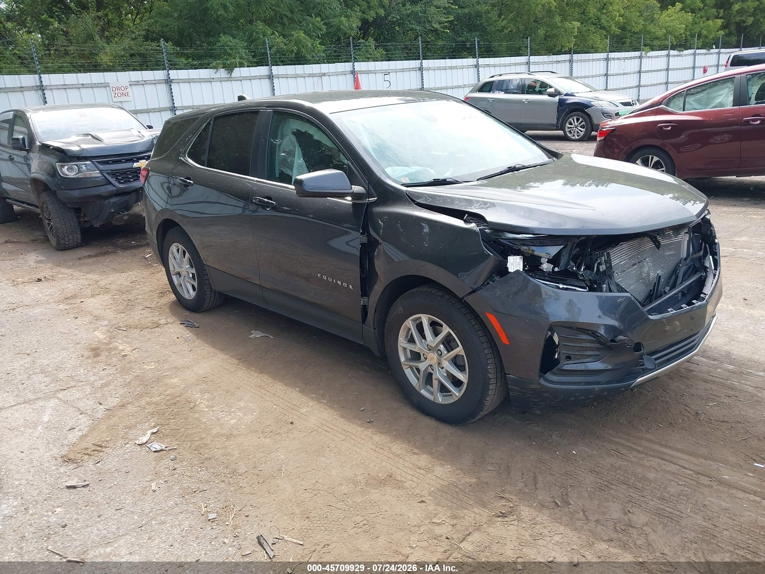 2023 Chevrolet Equinox LT, VIN 3GNAXKEG5PS108187 — Front end
