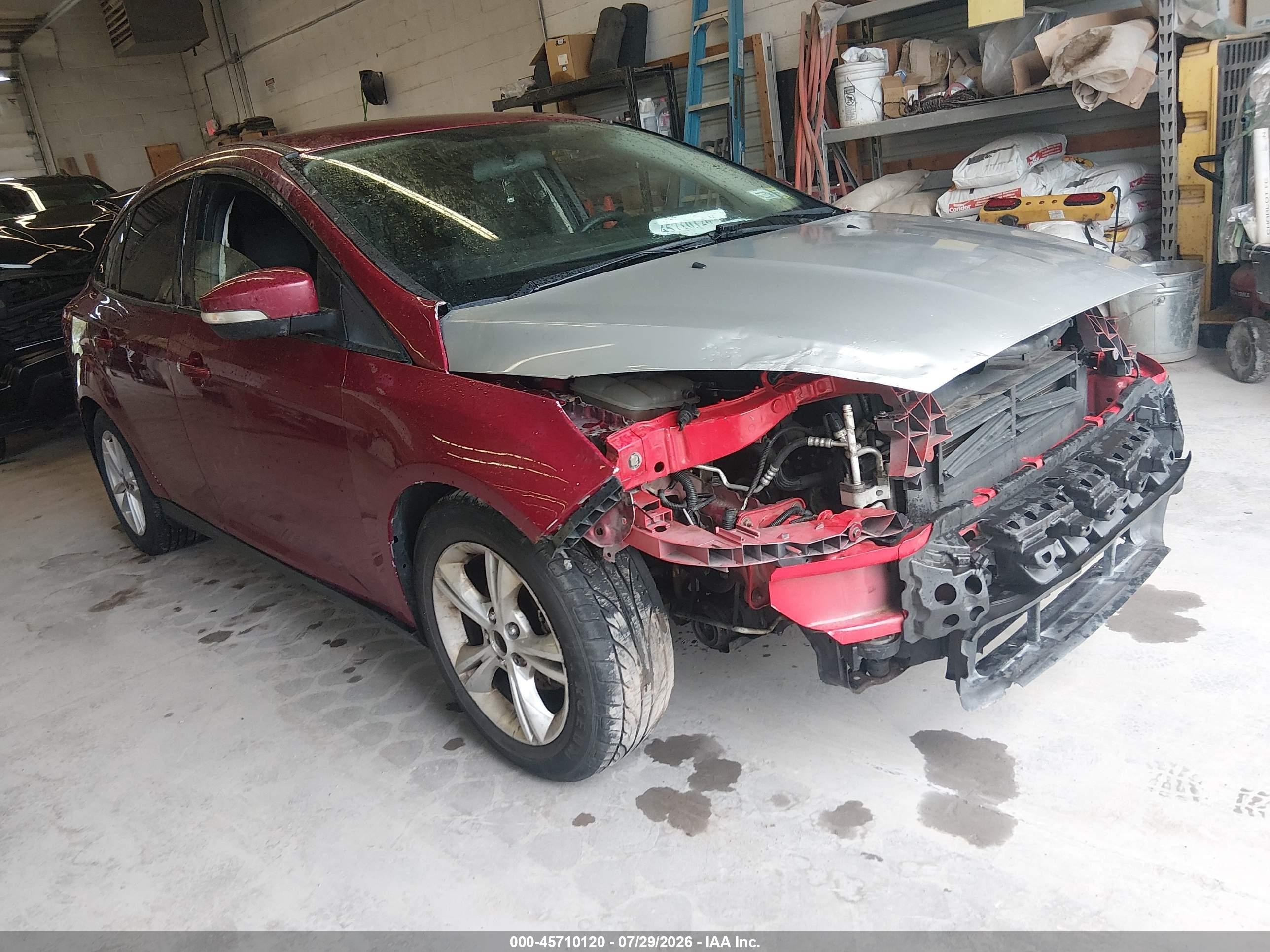 2015 Ford Focus SE, VIN 1FADP3F26FL372107 — Front end