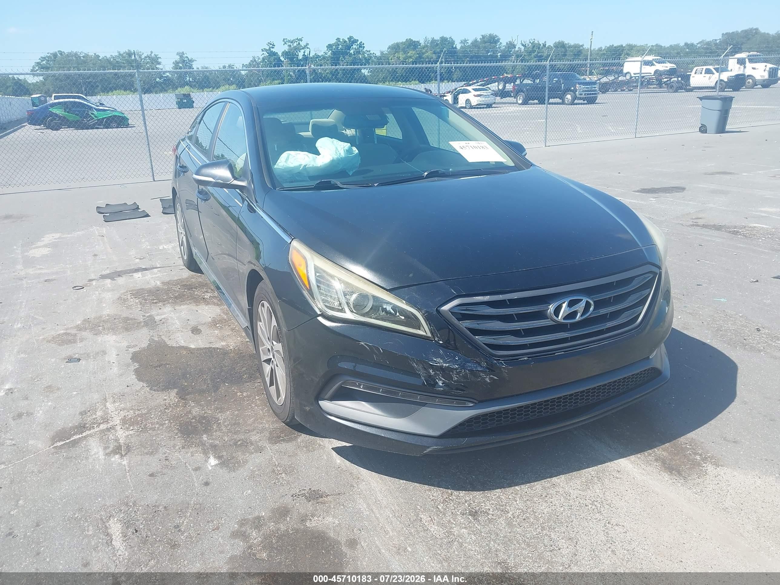 2015 Hyundai Sonata Limited, VIN 5NPE34AFXFH176086 — Front end