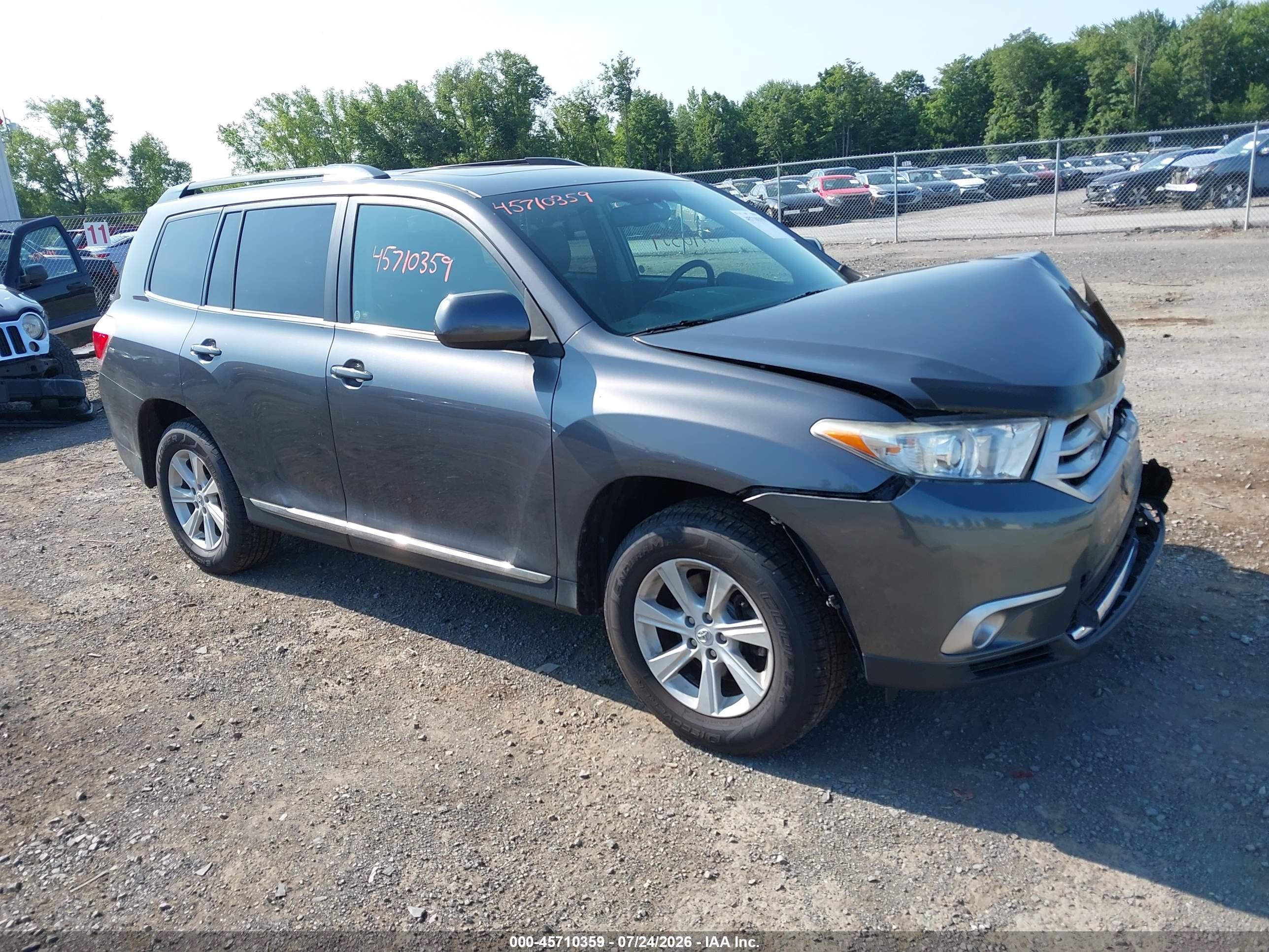 2011 Toyota Highlander, VIN 5TDBK3EH8BS083910 — Перед