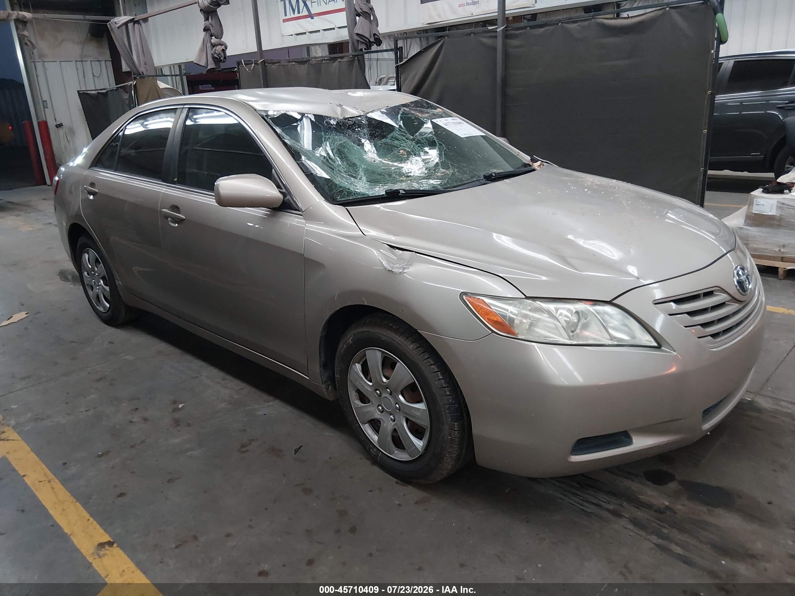 2007 Toyota Camry LE, VIN 4T1BE46K77U028404 — Front end