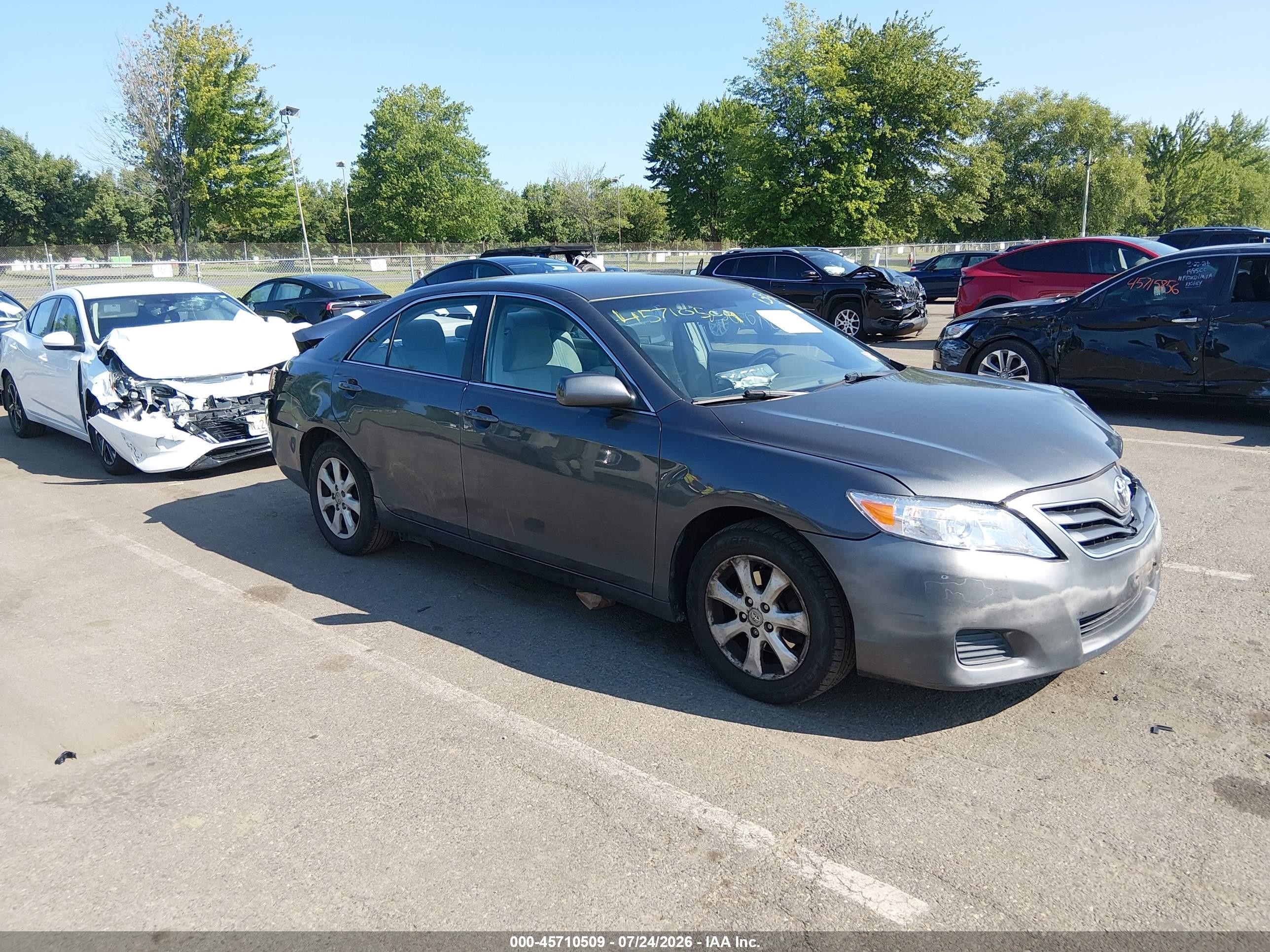 2011 Toyota Camry LE, VIN 4T4BF3EK5BR163937 — Front end