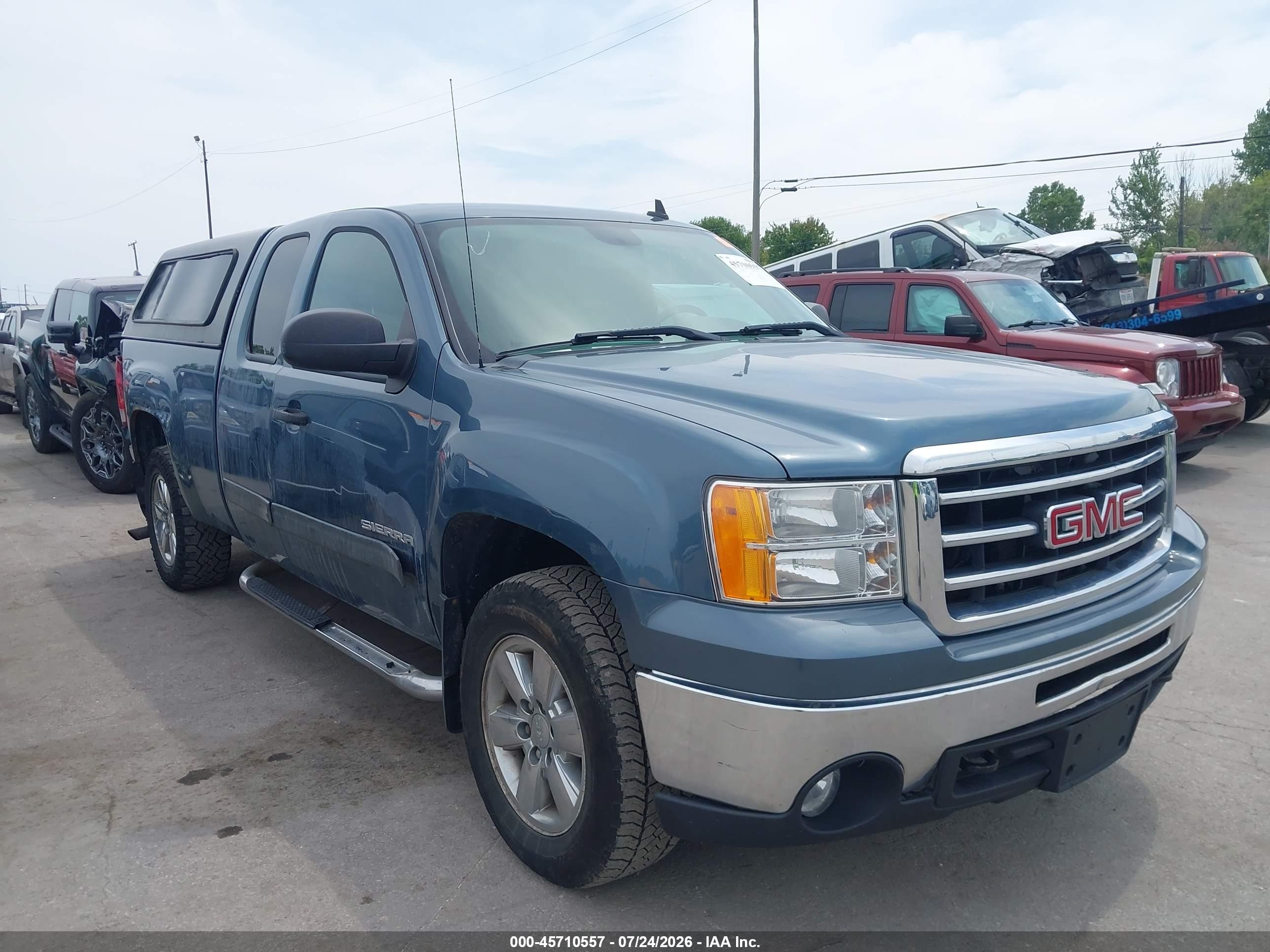 2013 GMC Sierra 1500 SLE, VIN 1GTR2VE79DZ235535 — Rear end