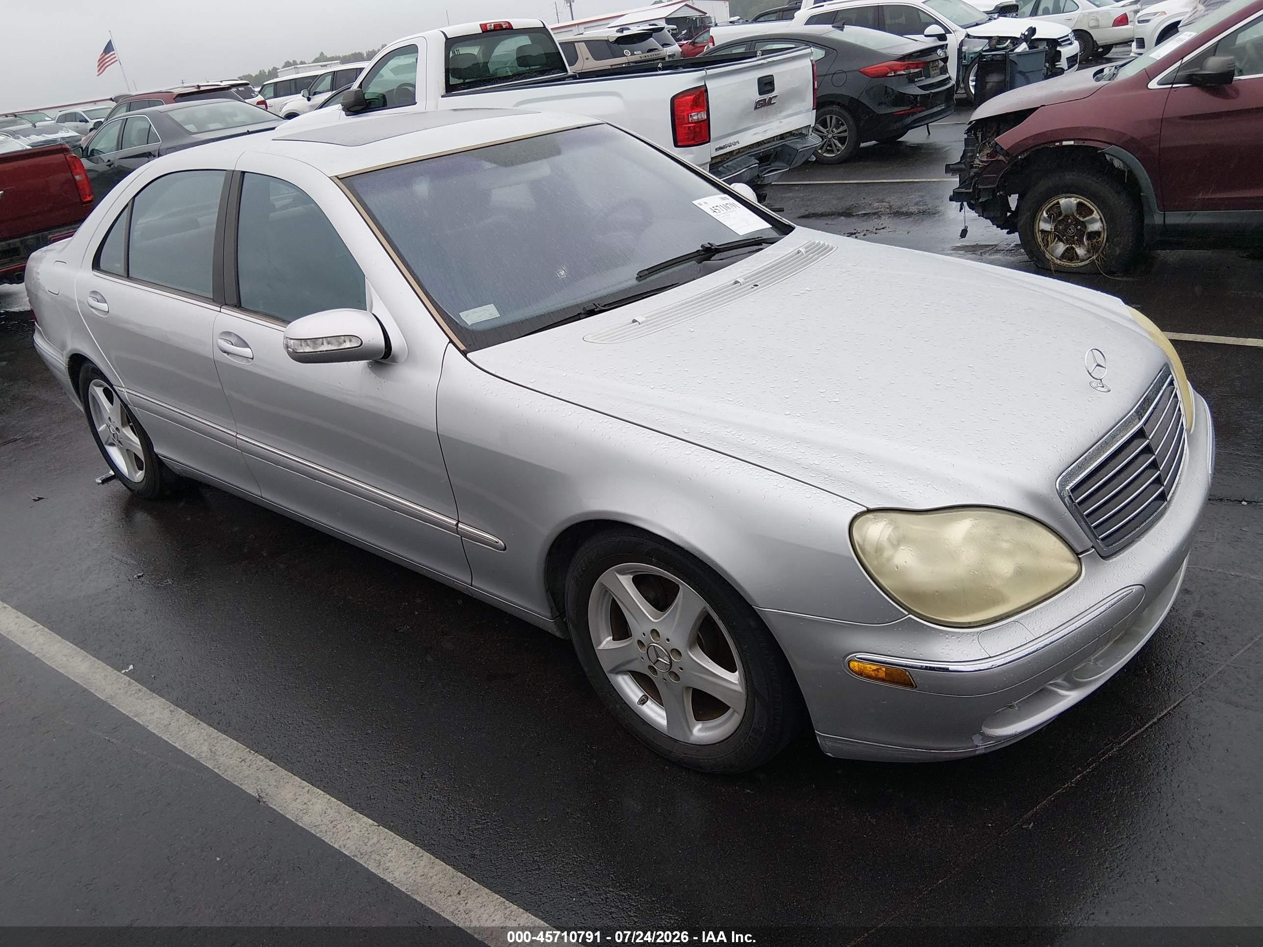 2004 Mercedes-Benz S 430, VIN WDBNG70J54A386769 — Normal wear
