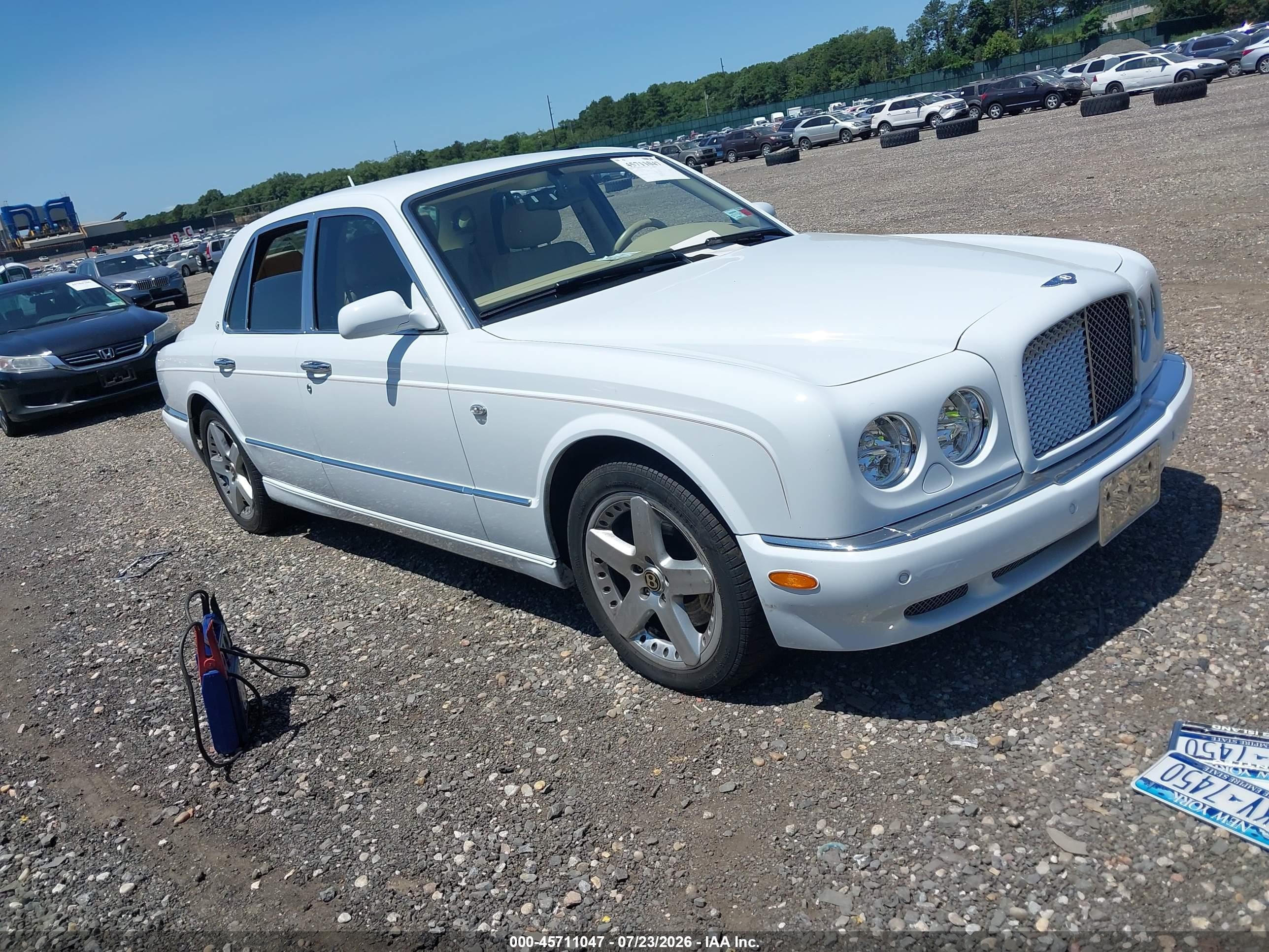 2005 Bentley Arnage R, VIN SCBLC37F85CX10918 — Normal wear