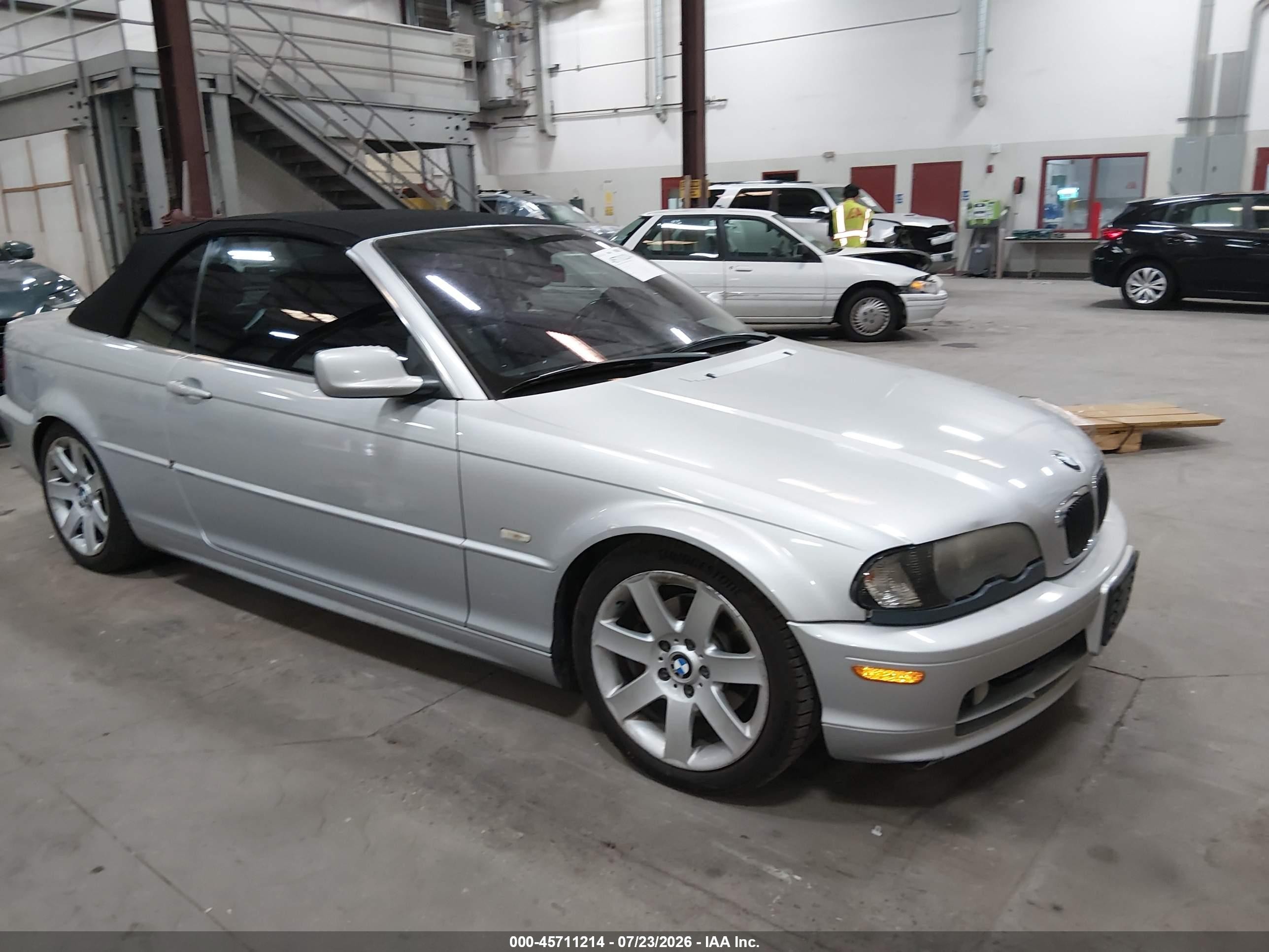 2002 BMW 3 Series 325Ci, VIN WBABS33482PG85474 — Зад