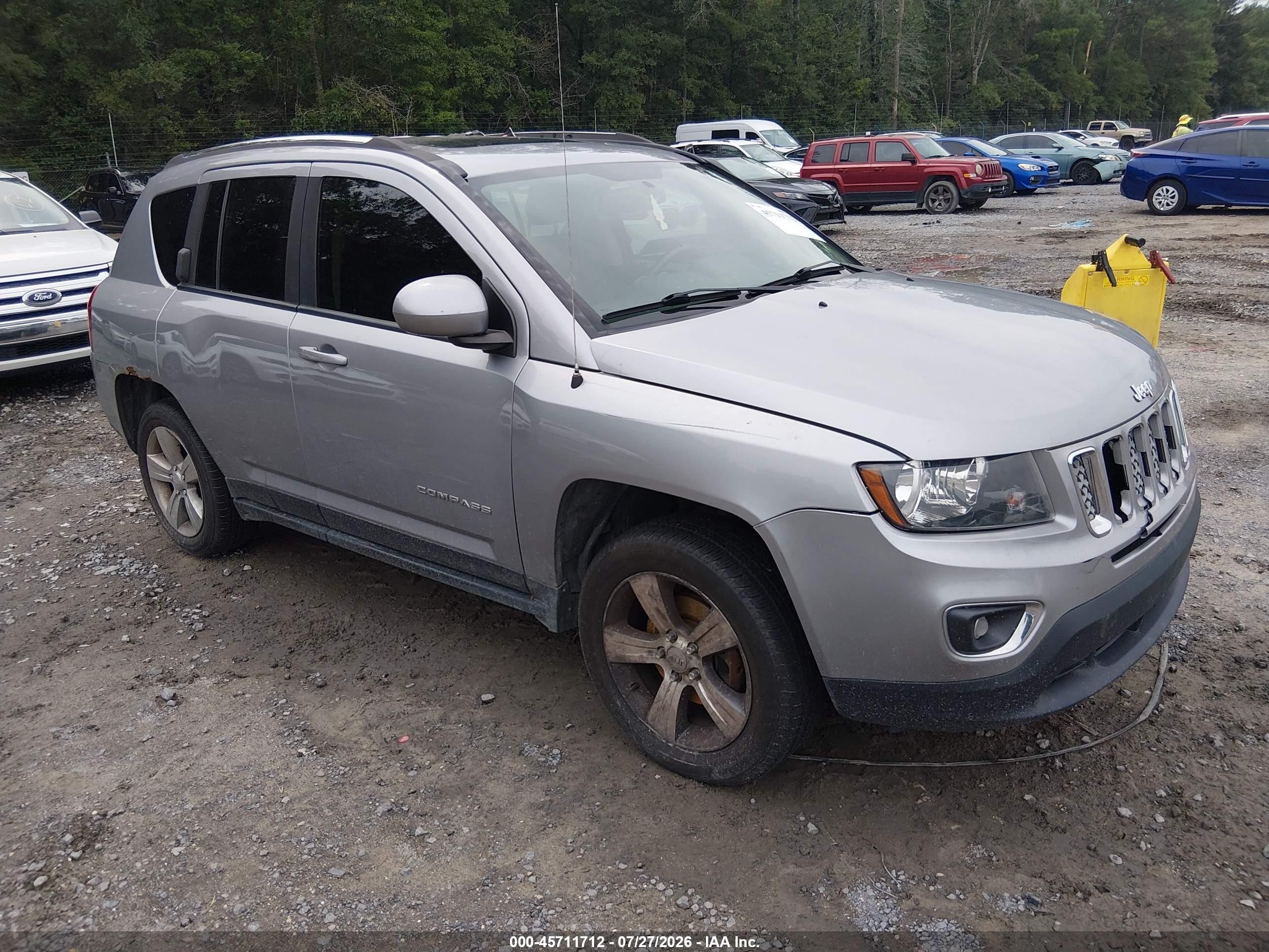 2017 Jeep Compass Latitude, VIN 1C4NJCEAXHD118924 — Обычный износ
